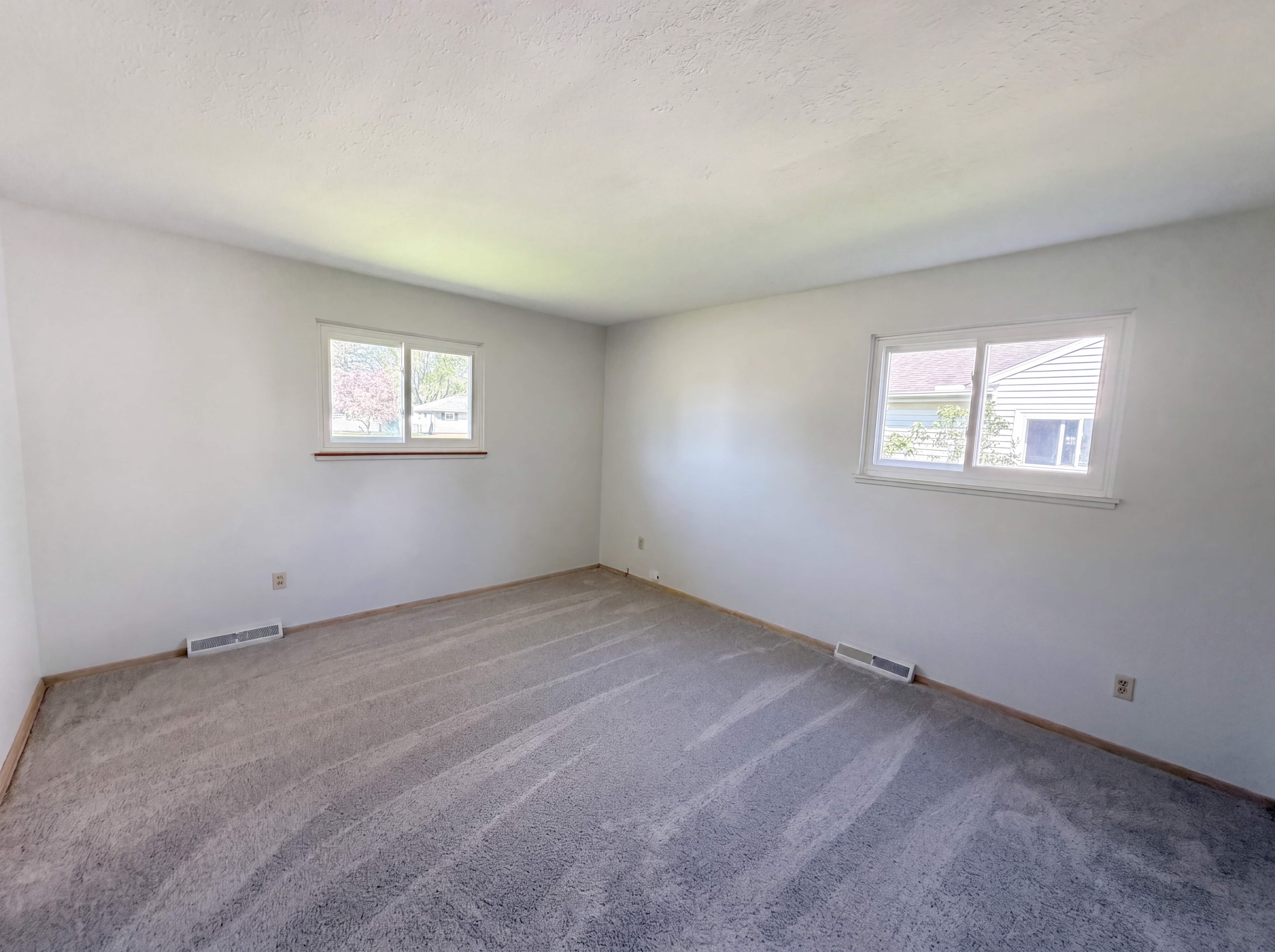 Photo 10 of 24 of 5444 Kenbridge Dr, Cleveland, OH