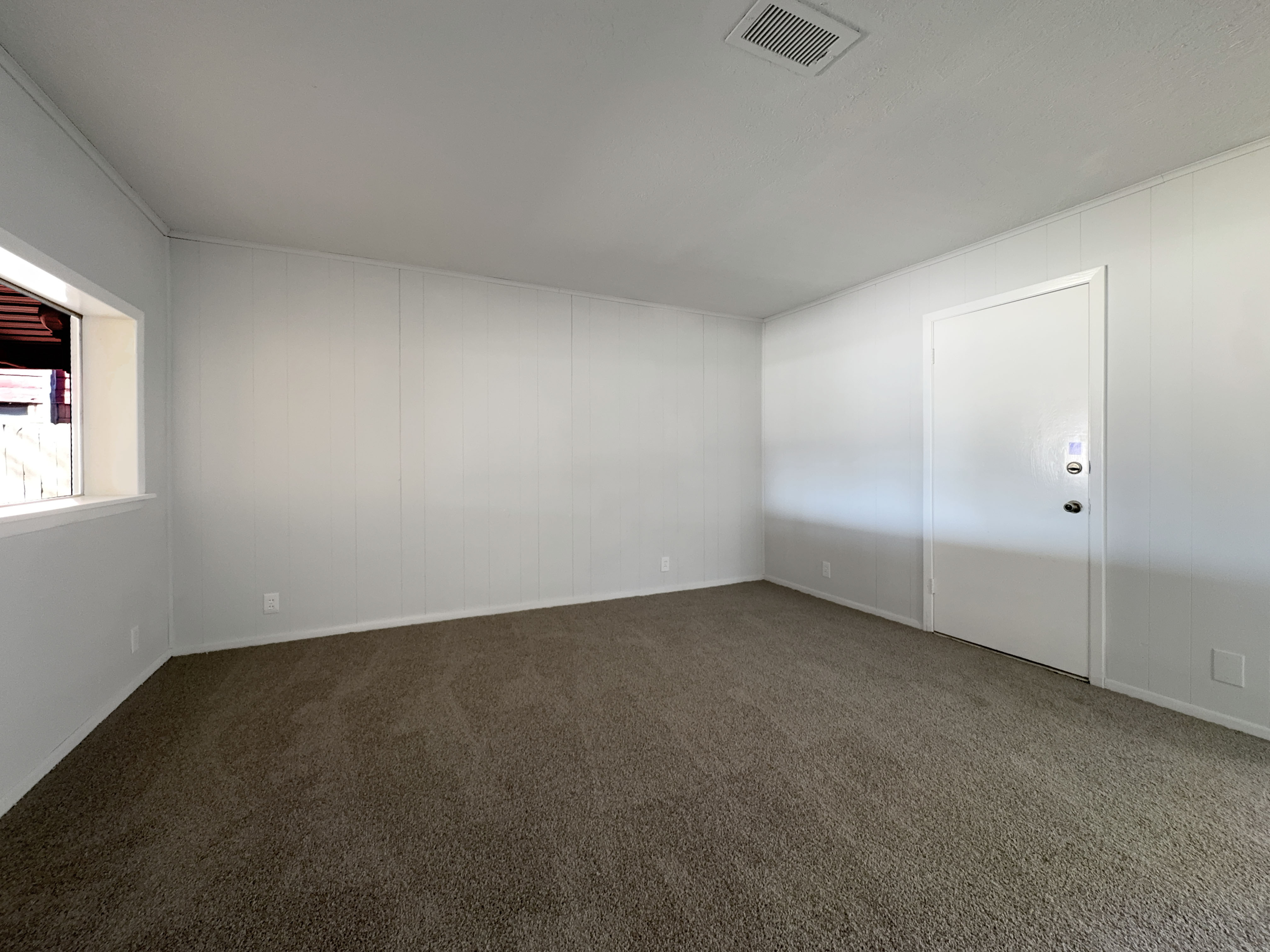 Photo 4 of 18 of 15311 Woodforest Blvd, Channelview, TX