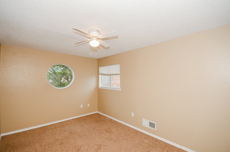 Photo 16 of 21 - 1408 Scott Ct, Irving, TX 75060