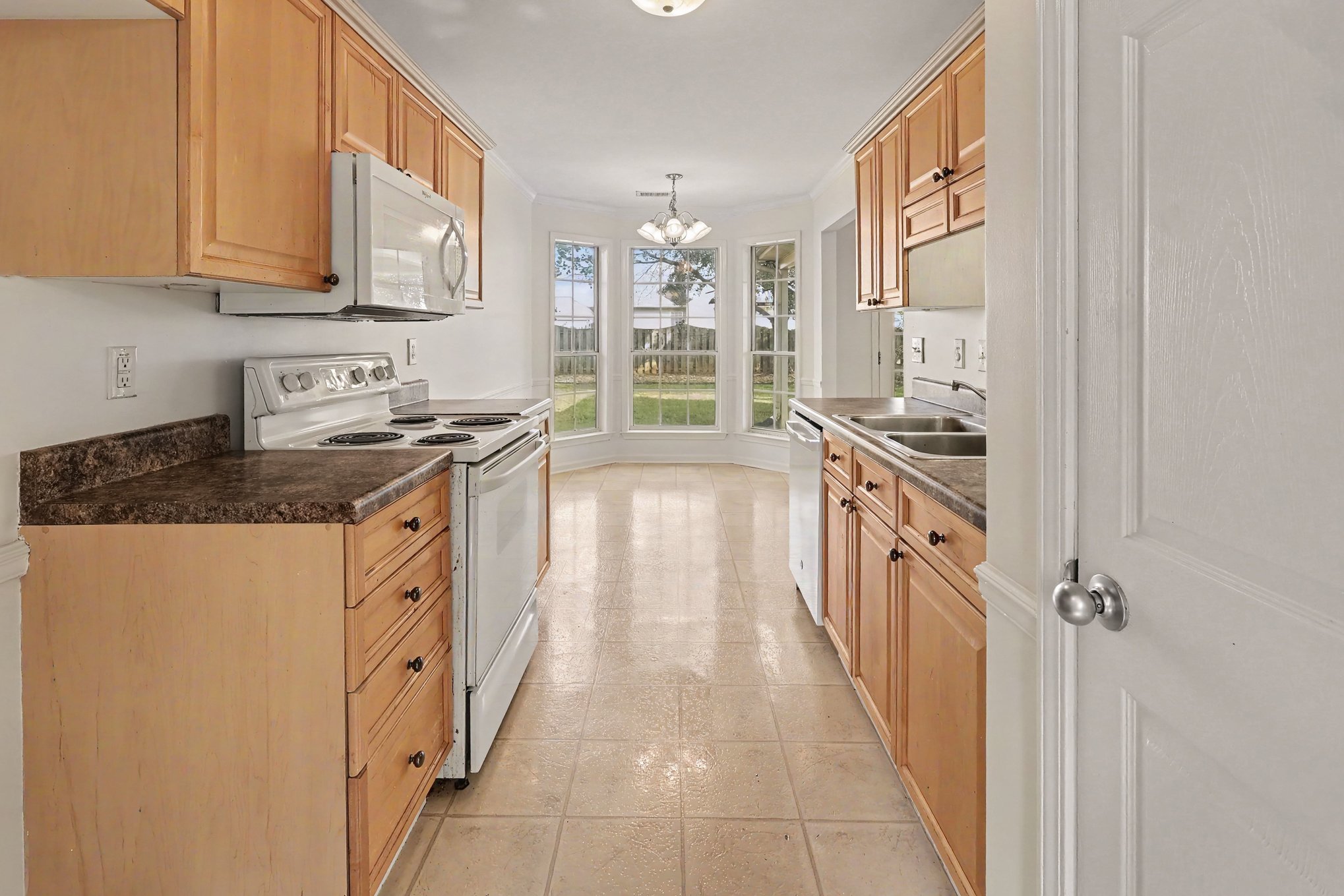 Photo 3 of 19 of 724 Barkley Cir, Alabaster, AL
