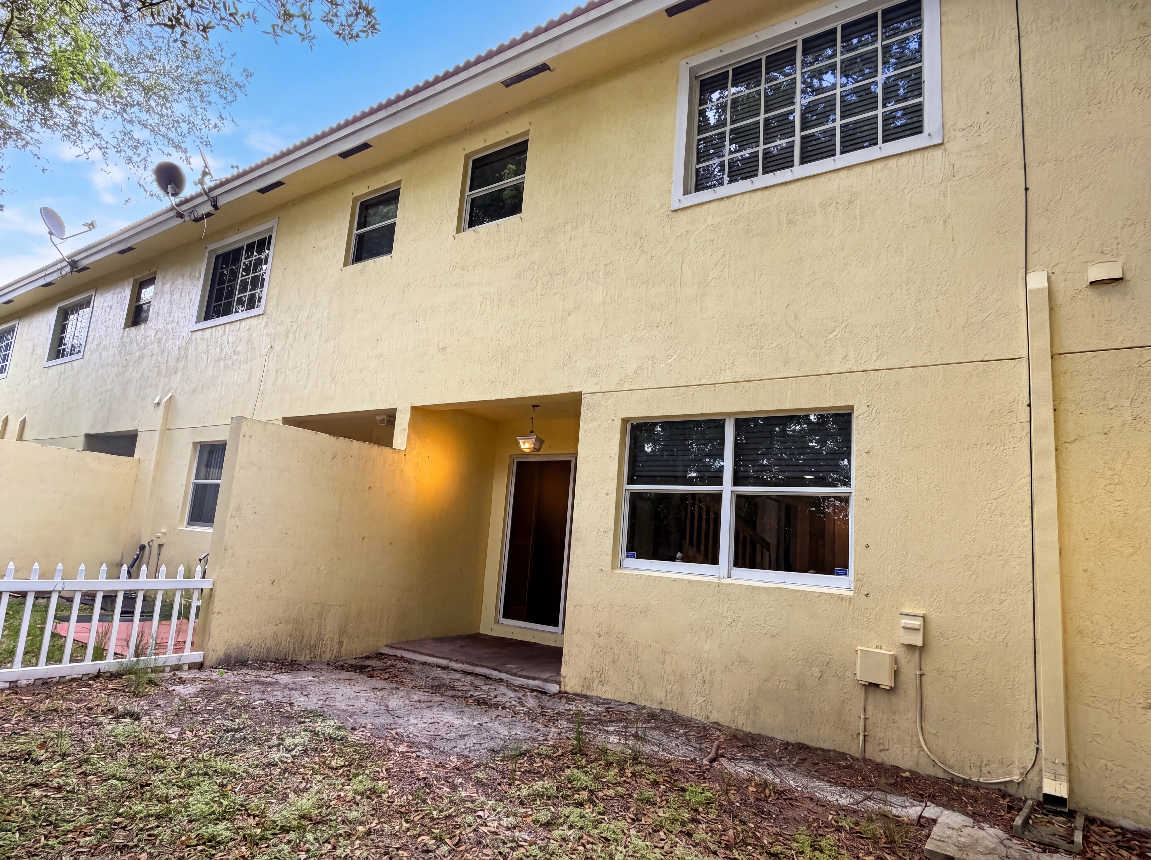 Photo 20 of 22 of 917 Imperial Lake Rd, West Palm Beach, FL