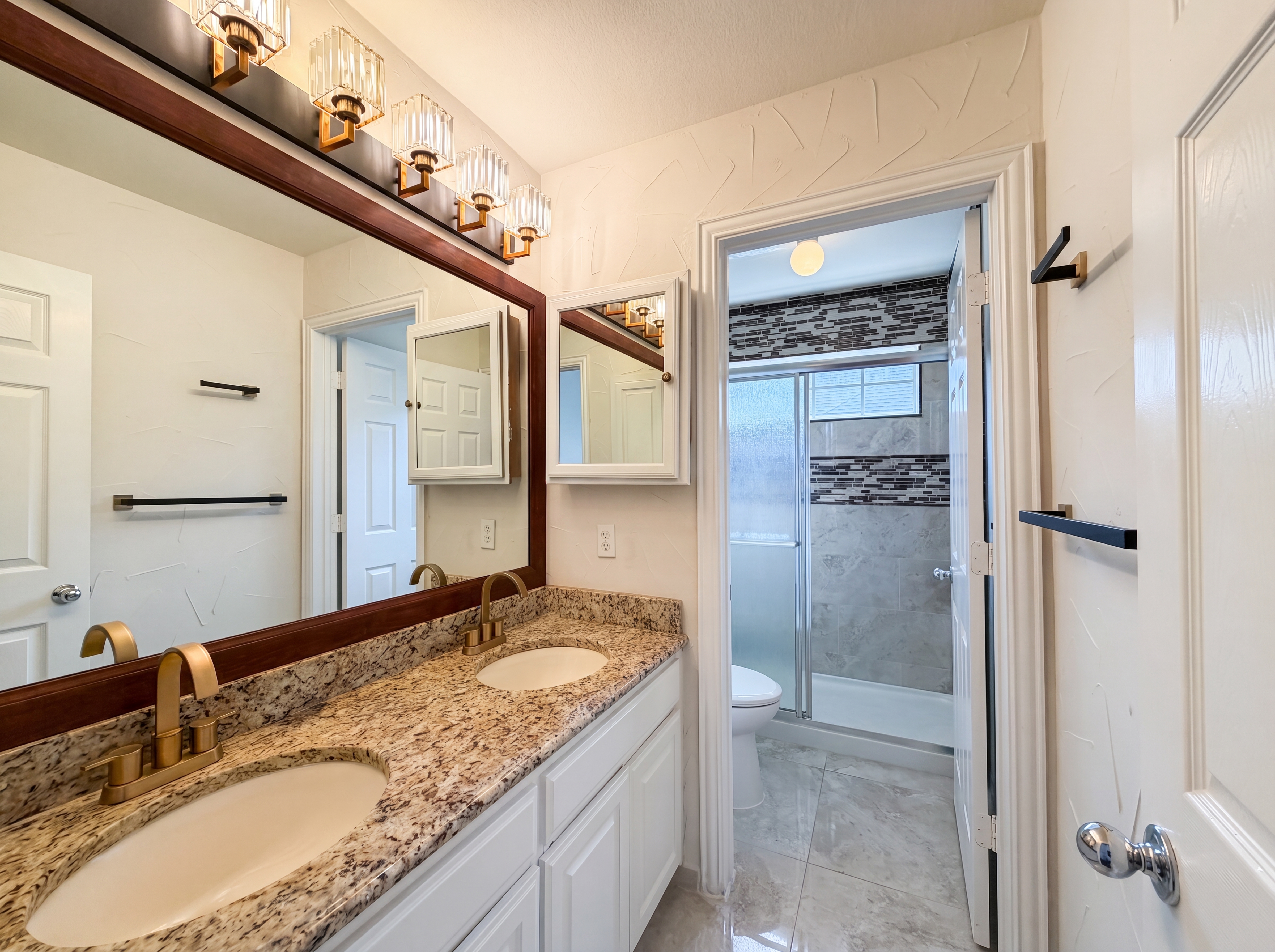 Photo 18 of 33 of 1429 Greenbriar Dr, Allen, TX