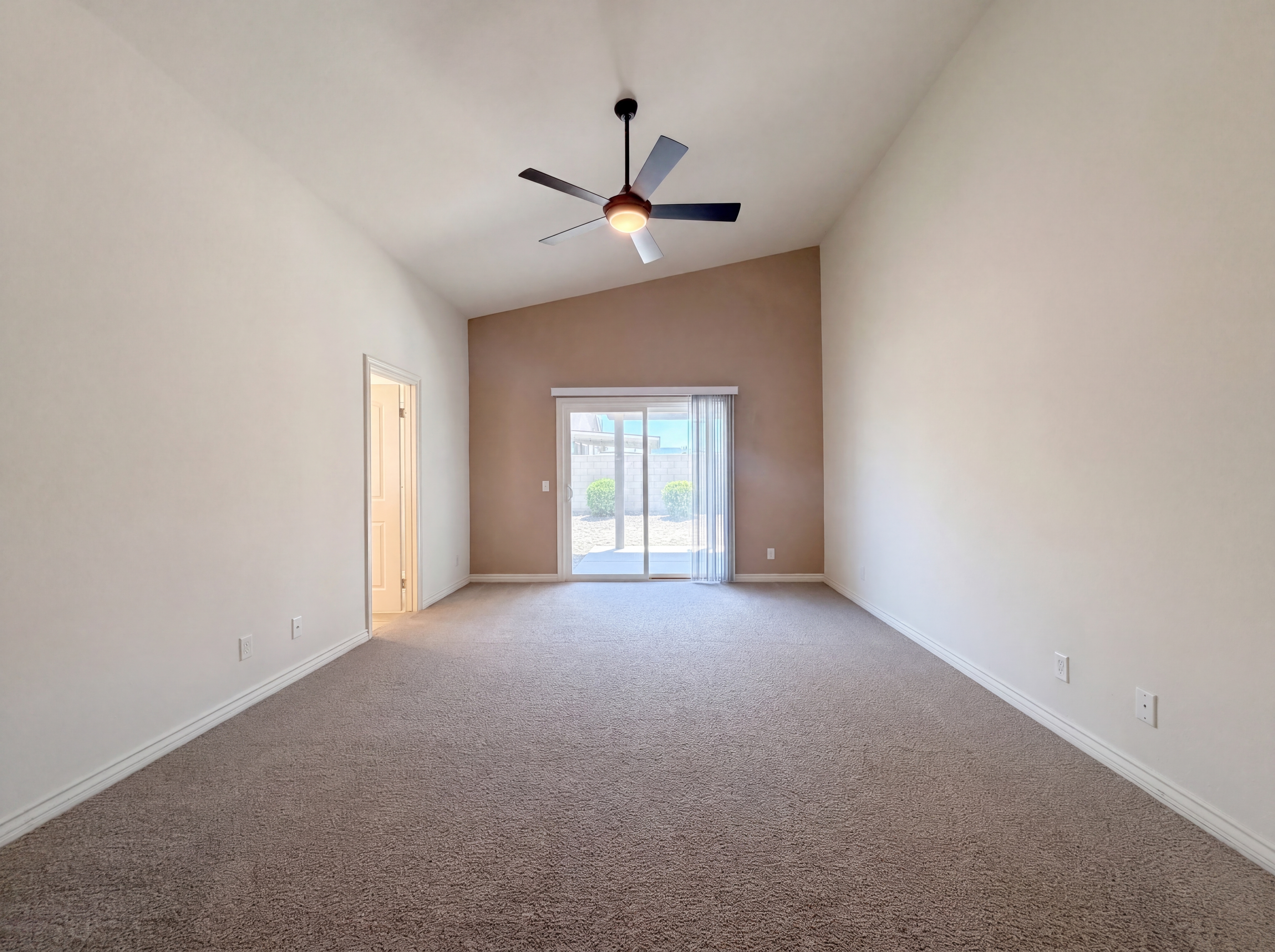 Photo 10 of 27 of 5654 Forry Ct, Lancaster, CA