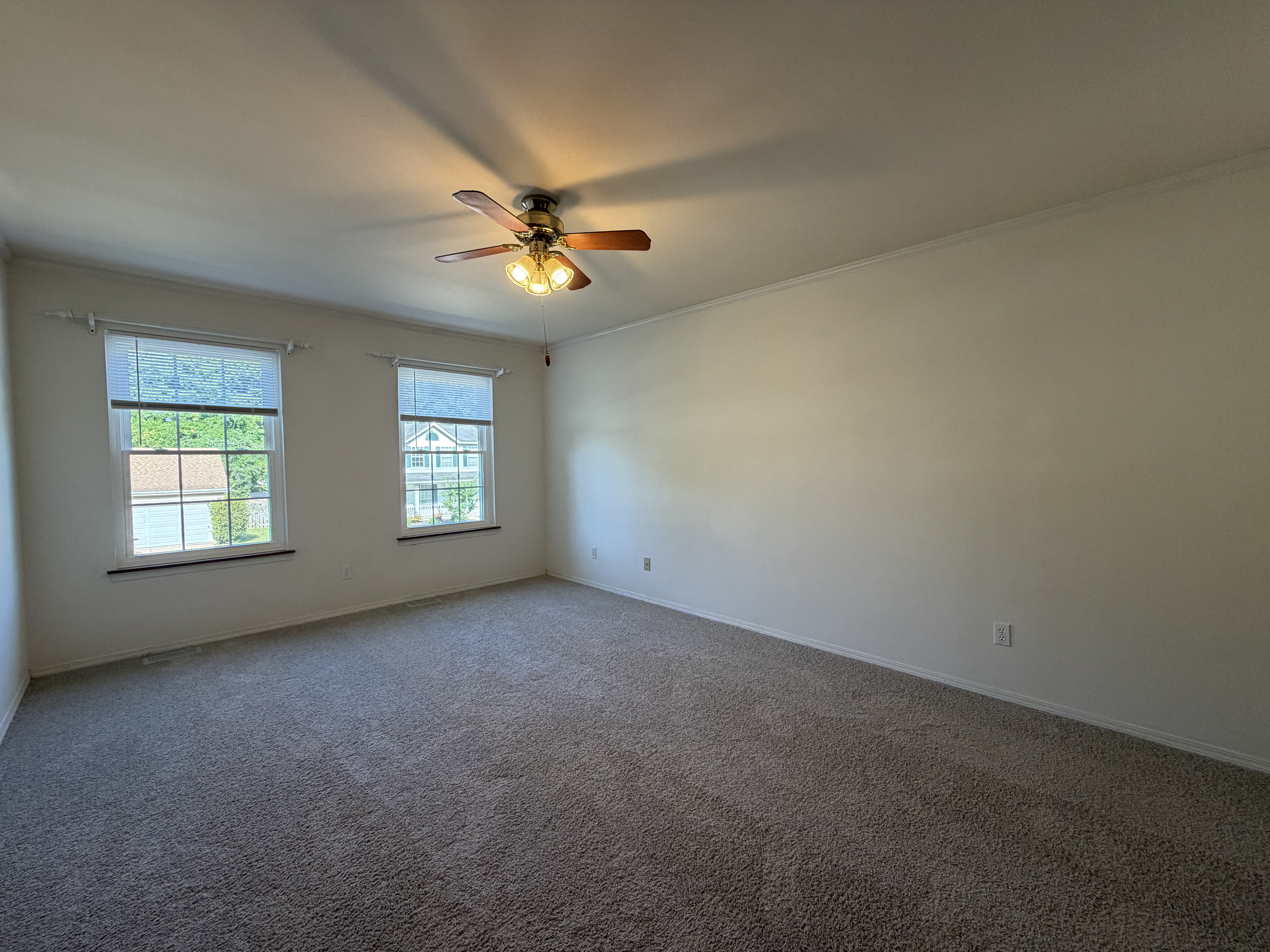 Photo 15 of 30 of 923 Keeneland Rd, Florissant, MO