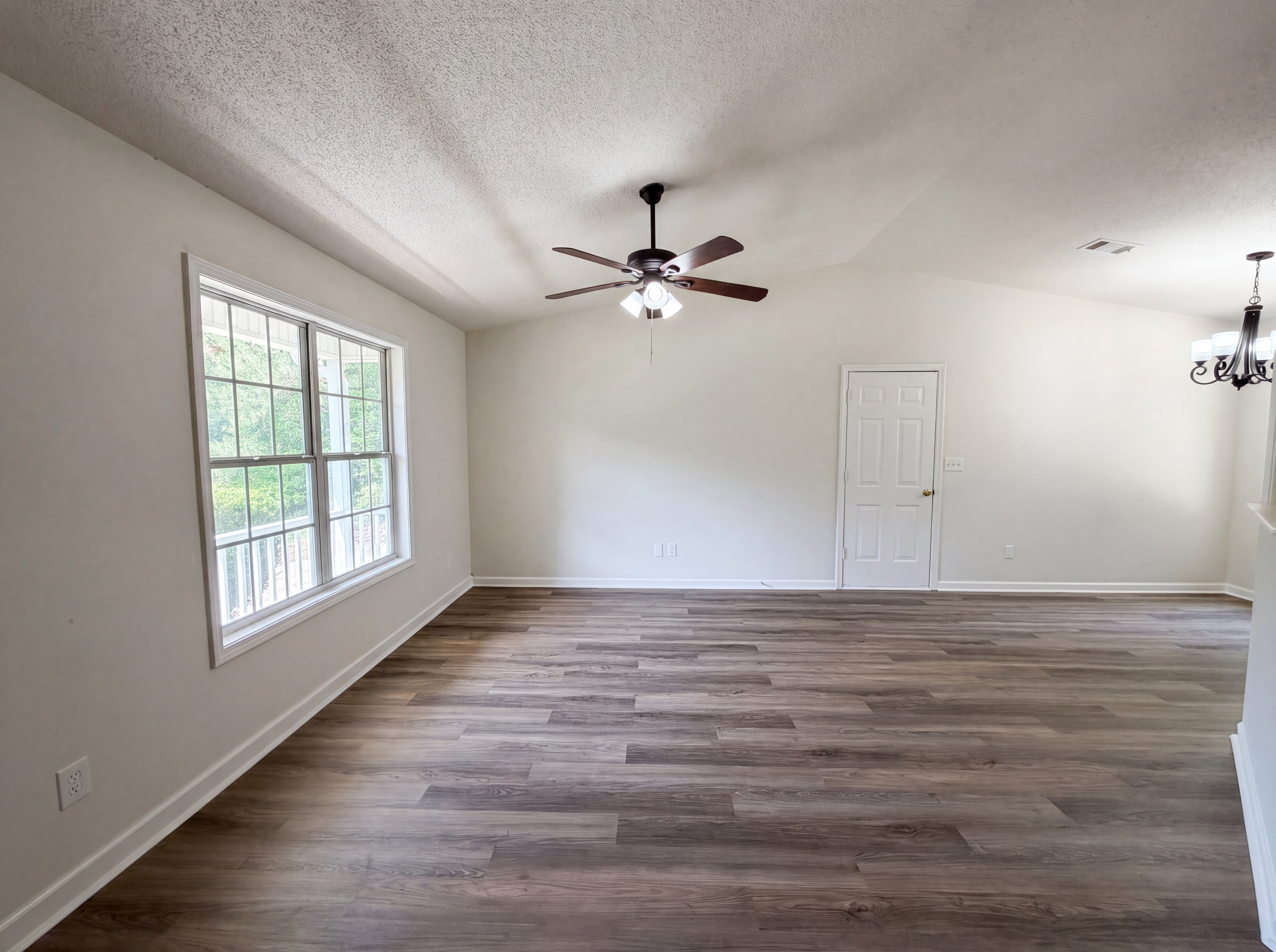 Photo 12 of 21 of 385 Southern Trace Dr, Rockmart, GA