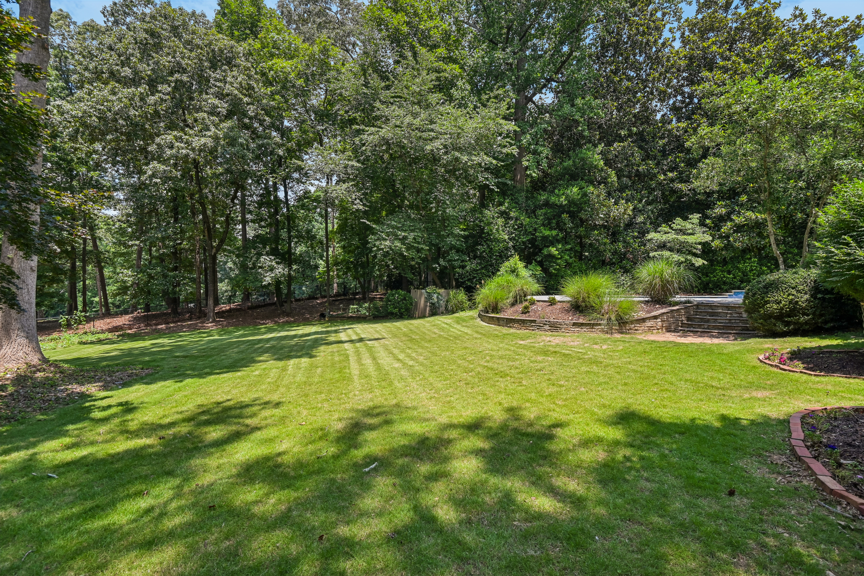 Photo 21 of 87 of 3135 Spalding Dr, Atlanta, GA