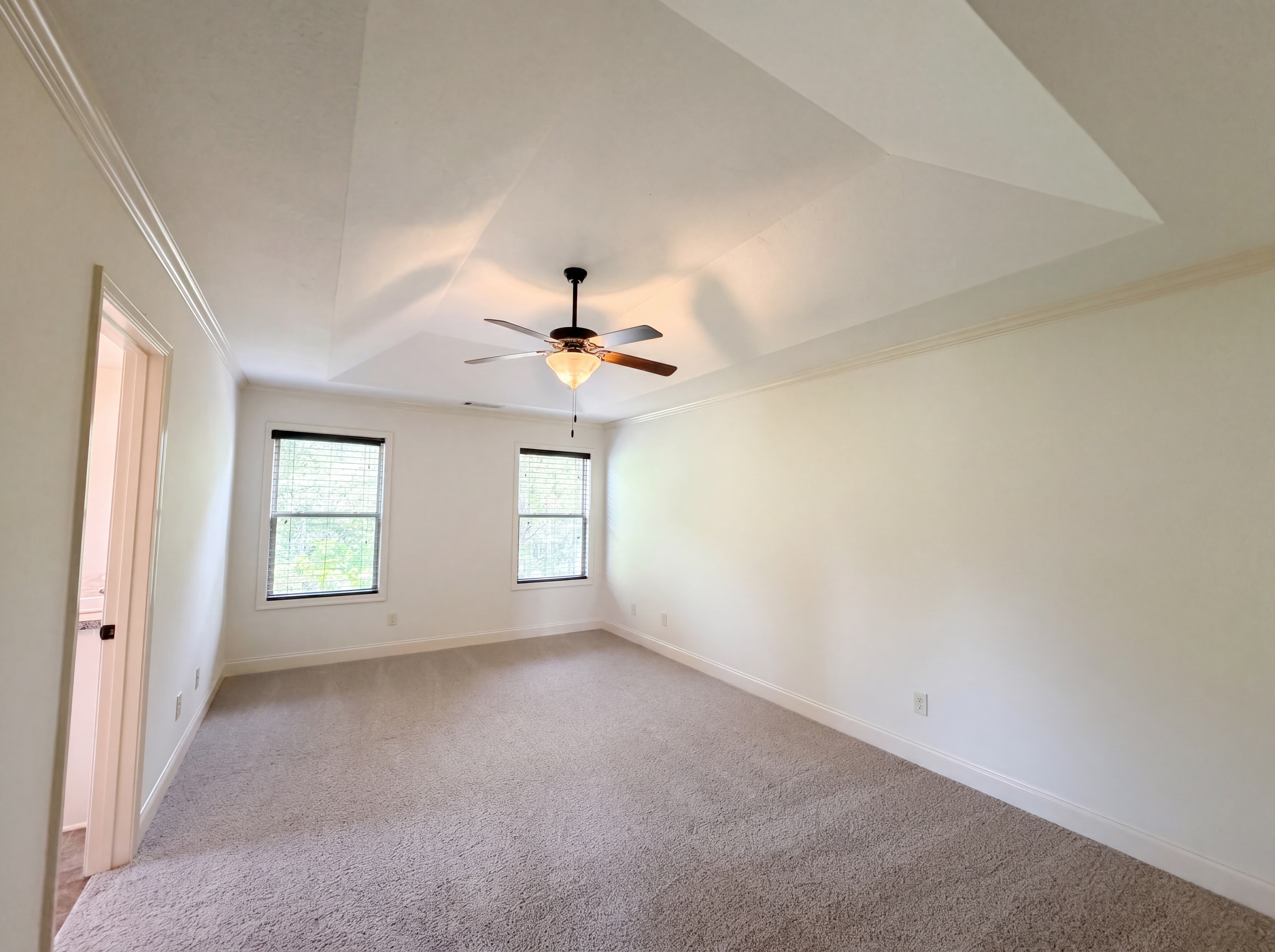 Photo 4 of 28 of 2721 Berkshire Dr, Winder, GA