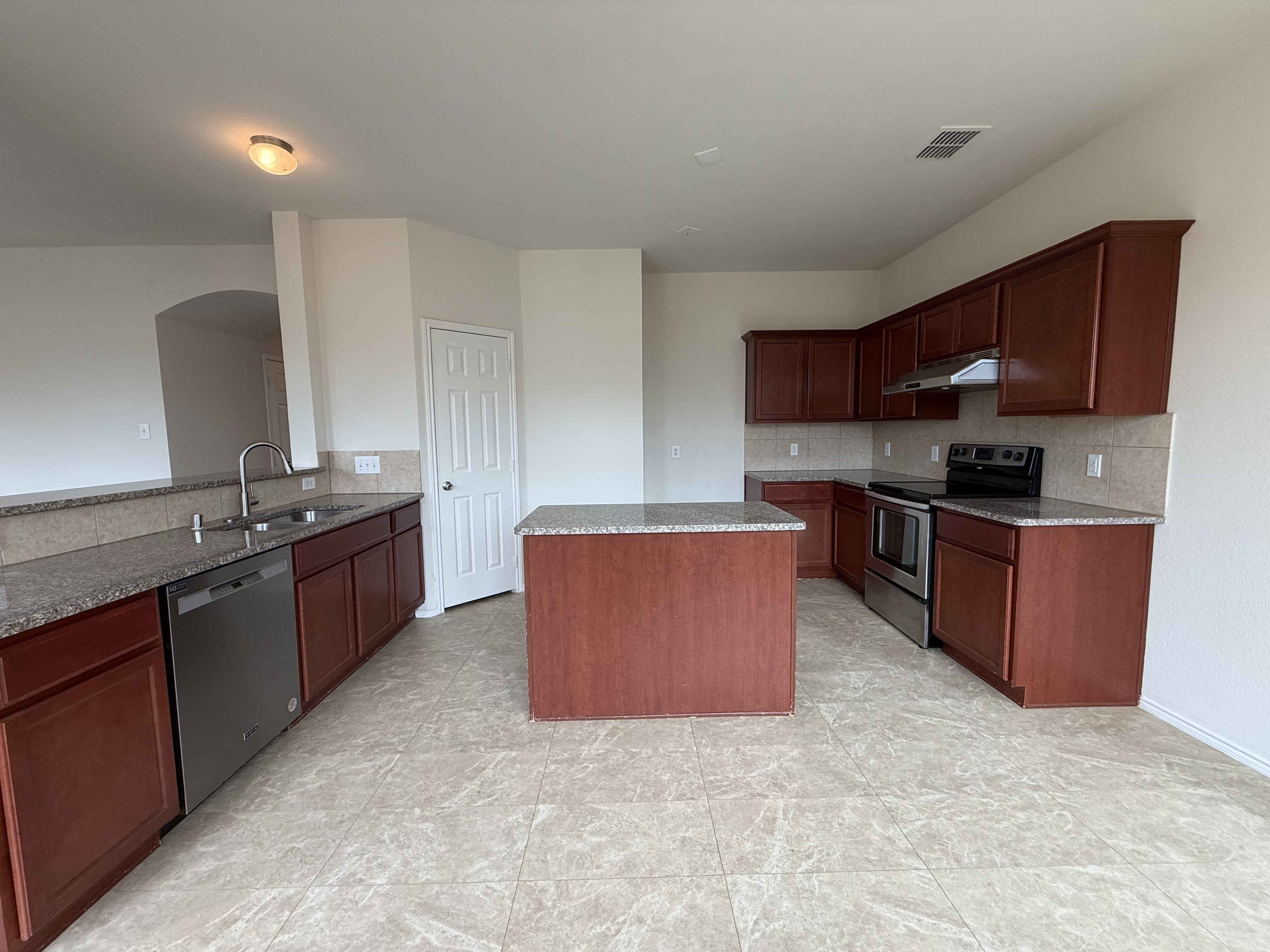 Photo 2 of 23 of 424 Cypress Hill Dr, McKinney, TX