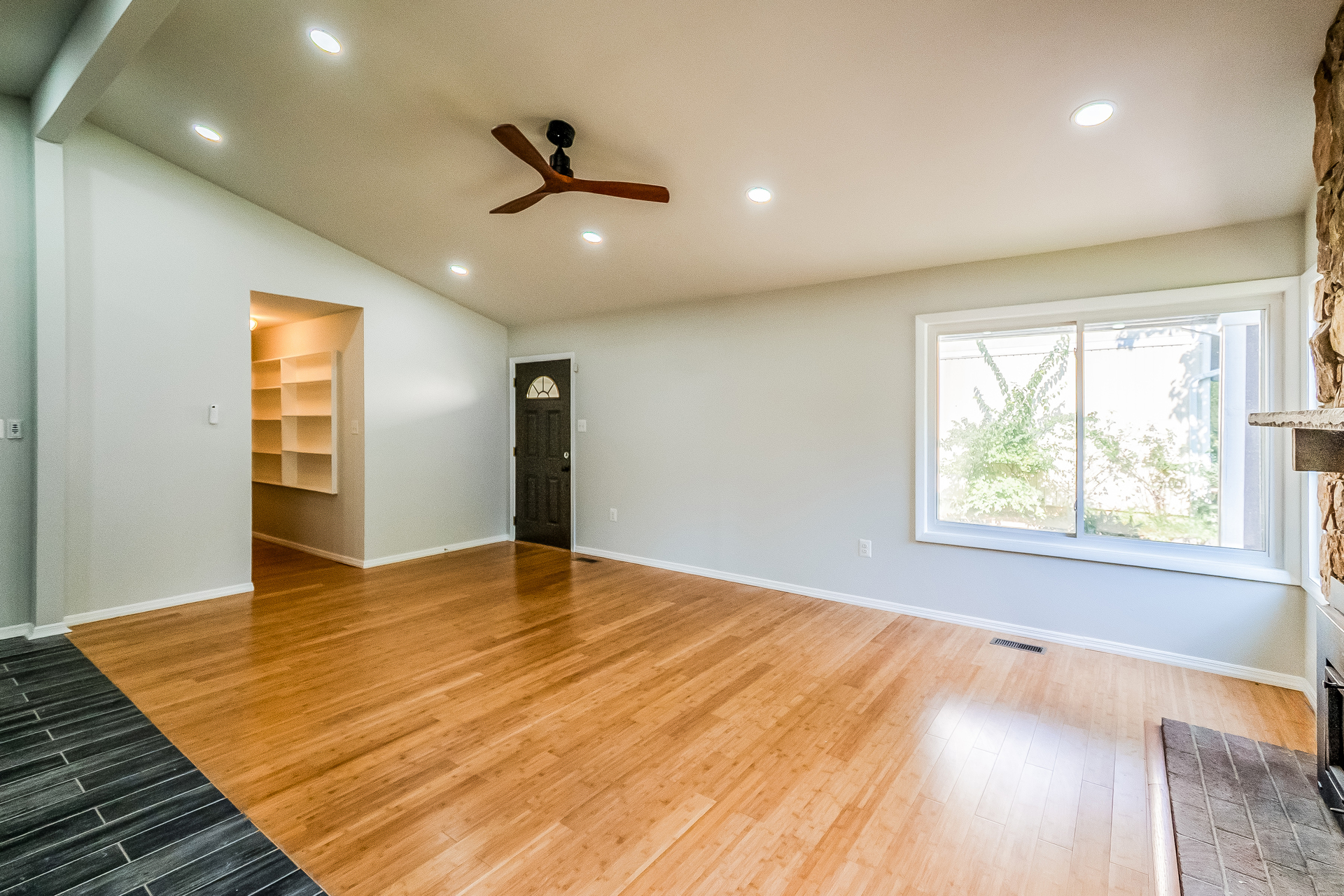 Photo 7 of 19 of 256 W Meadowland Ln, Sterling, VA