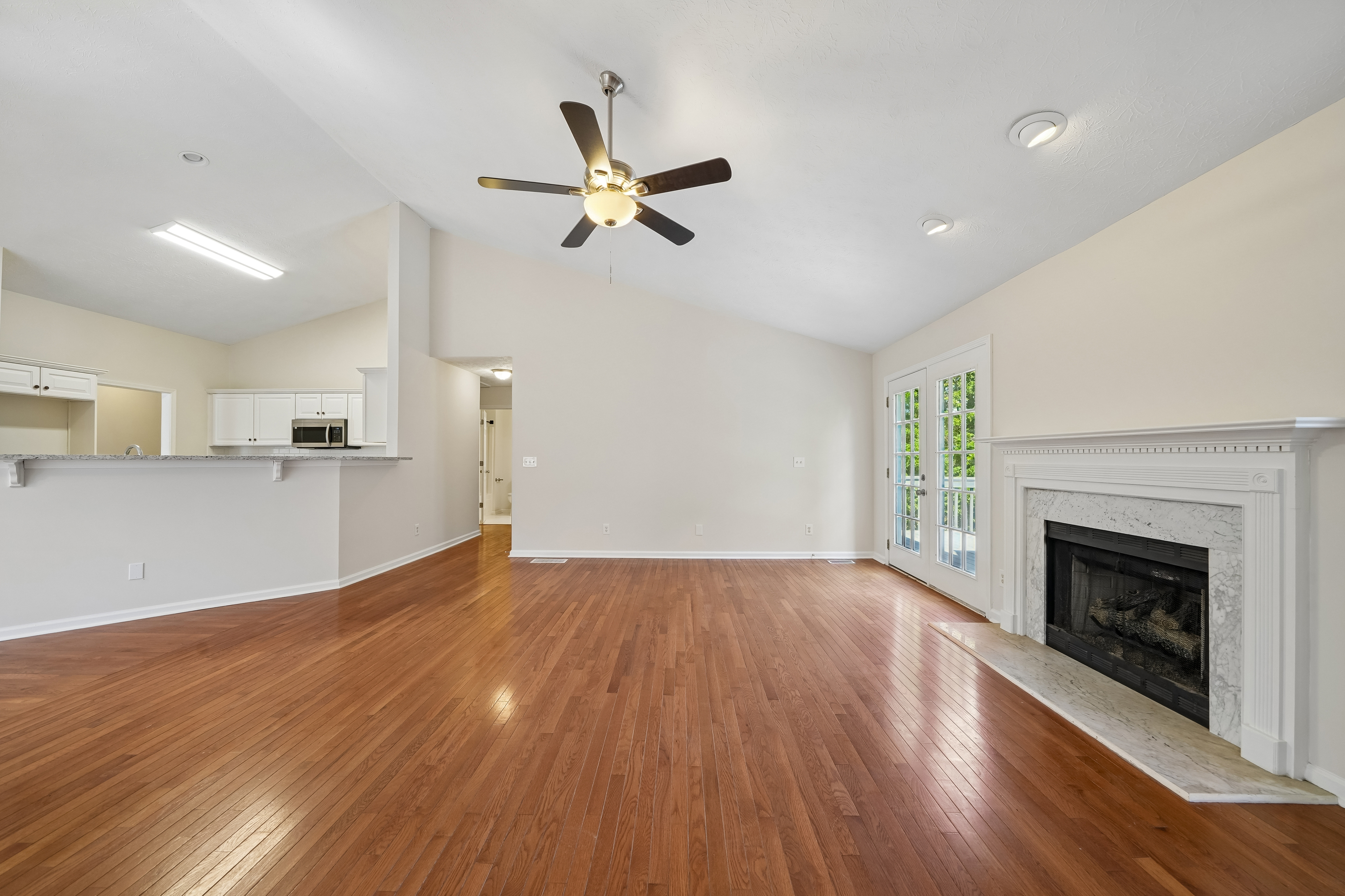 Photo 7 of 37 of 3493 Dunbar Ln, Suwanee, GA