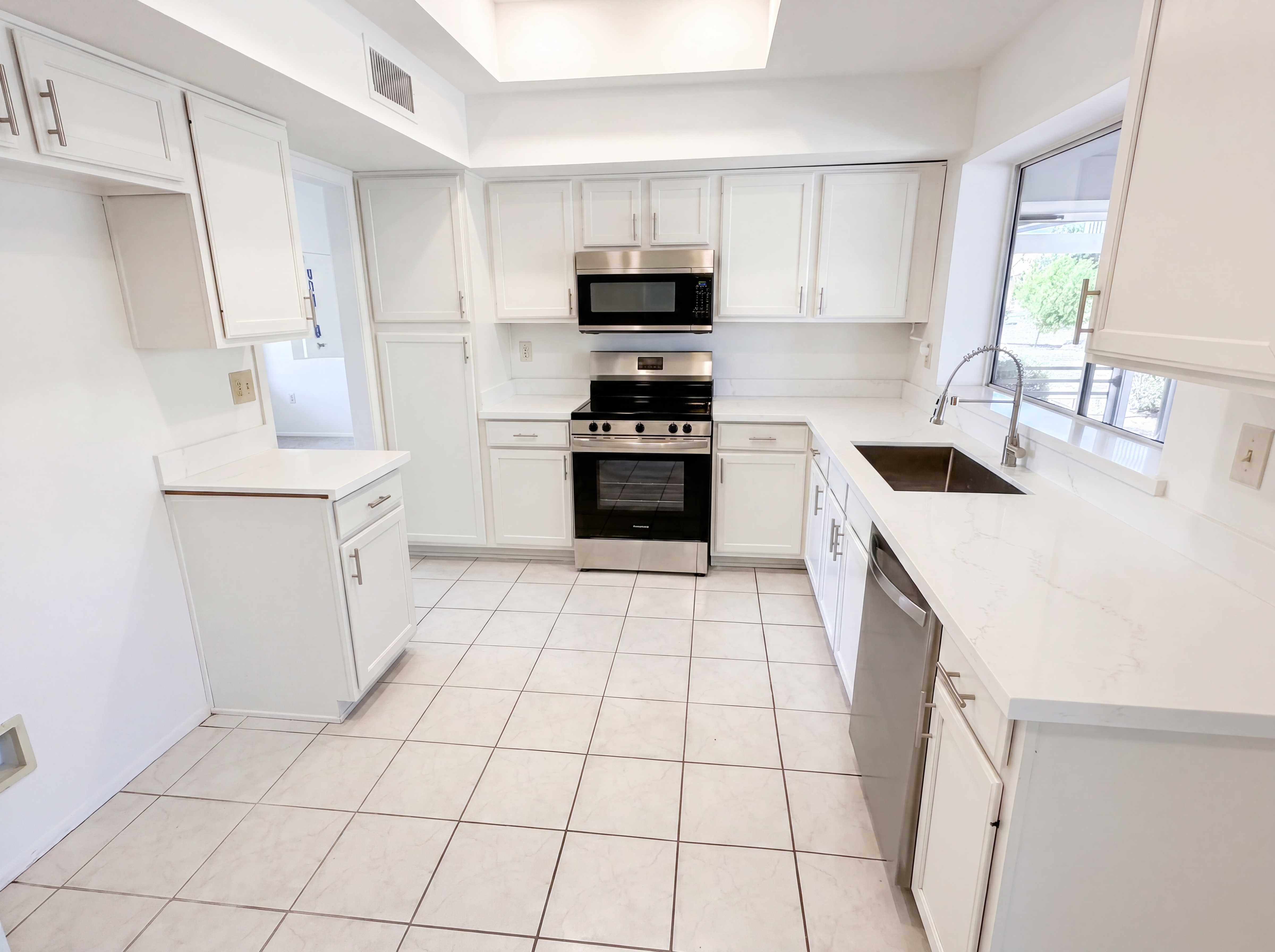 Photo 10 of 28 of 14624 W Blackwood Dr, Sun City West, AZ