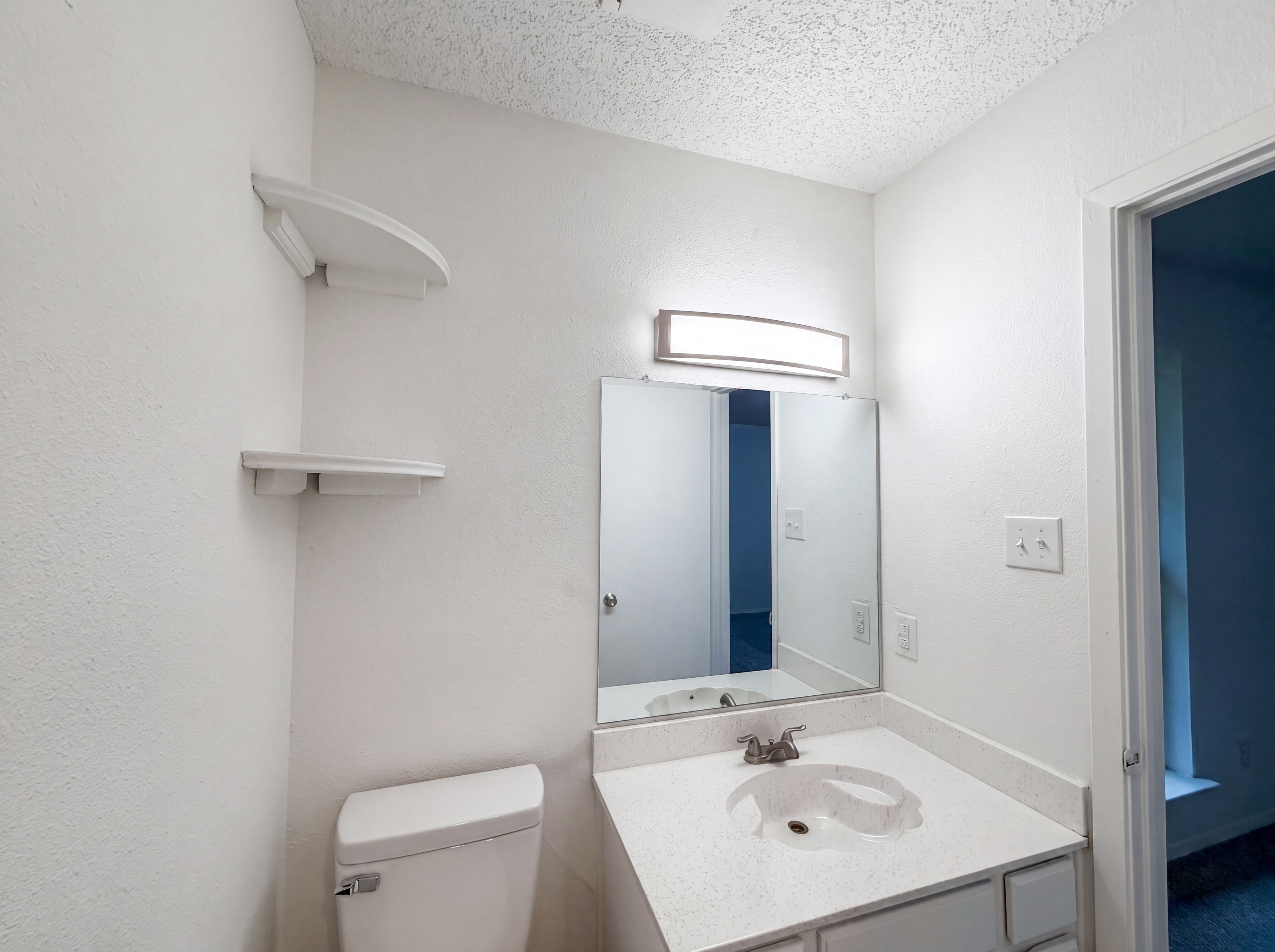 Photo 13 of 19 of 512 Lake Crest Pkwy, Azle, TX