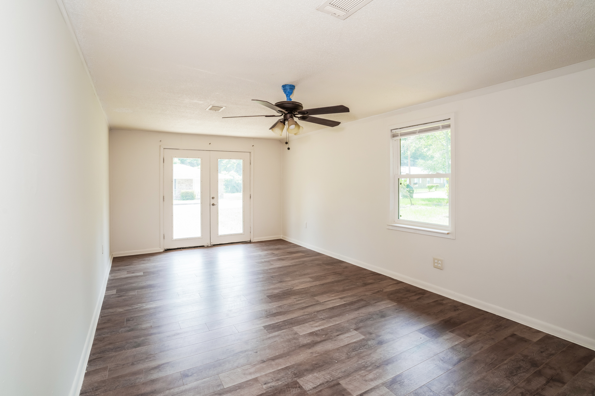 Photo 29 of 41 of 733 Sutton St, Jesup, GA