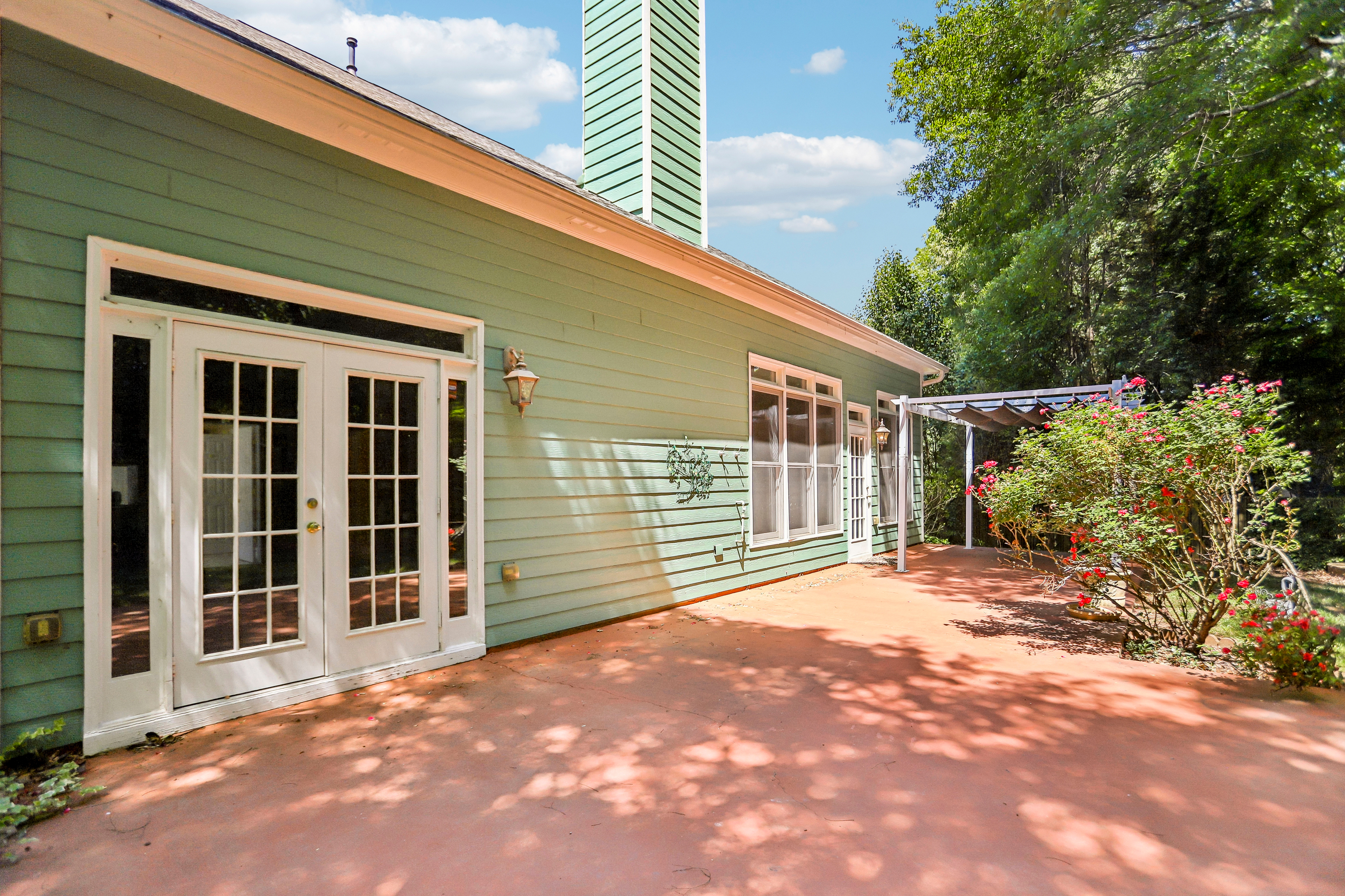 Photo 11 of 38 of 3054 Montclair Cir SE, Smyrna, GA