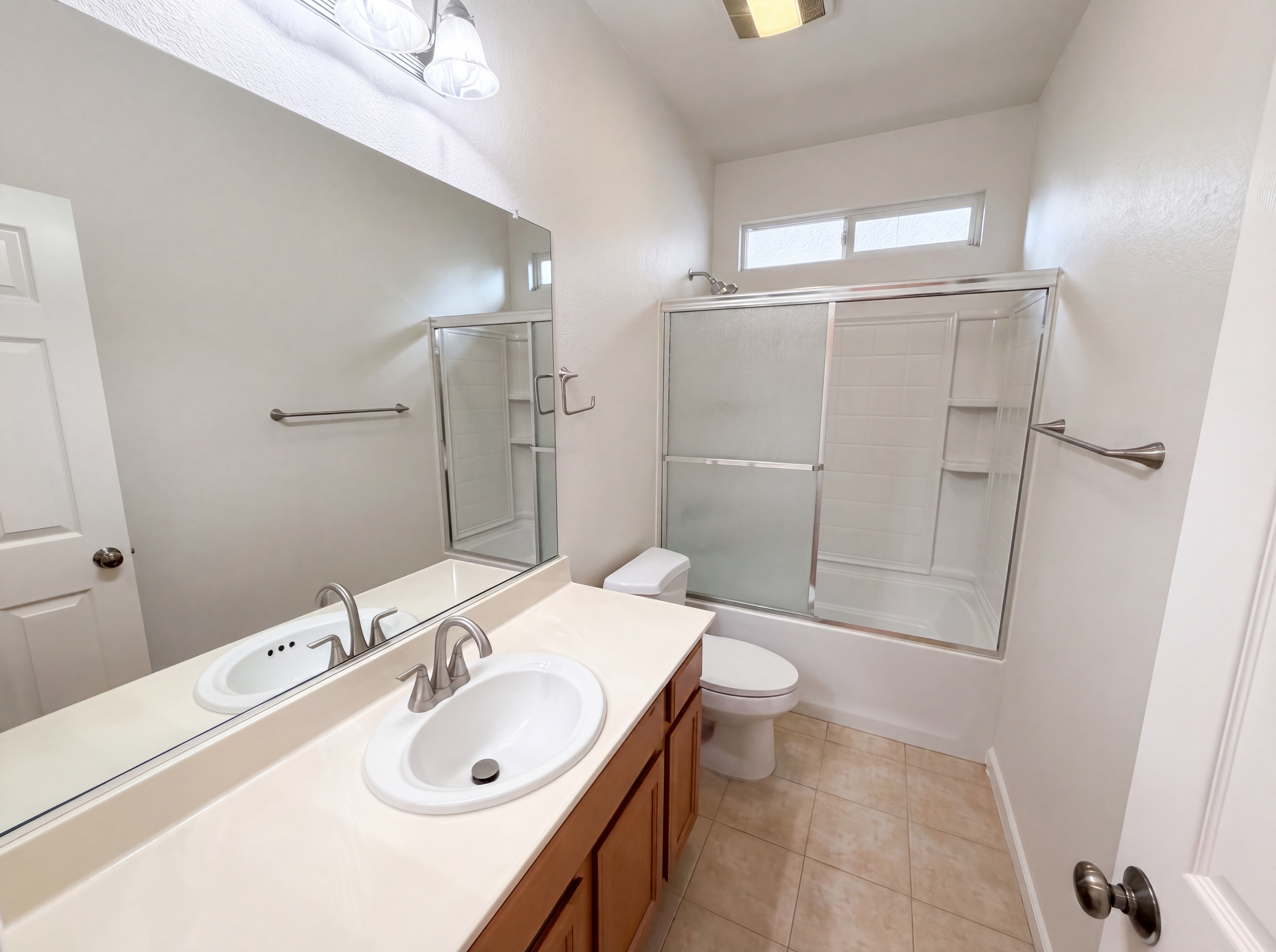 Photo 14 of 43 of 8532 Hawley Way, Elk Grove, CA