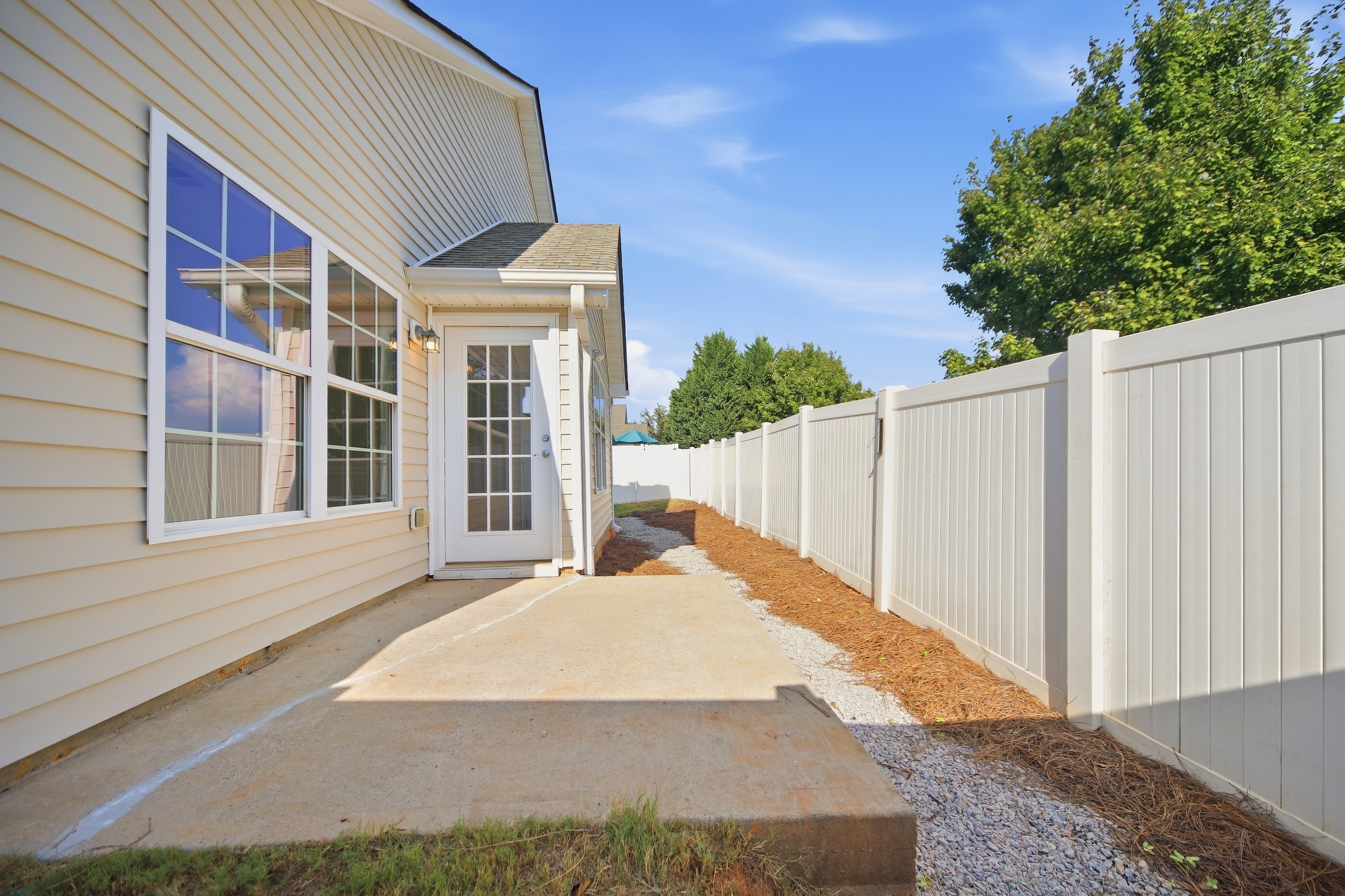 Photo 5 of 19 of 621 Majesty Xing, Winder, GA