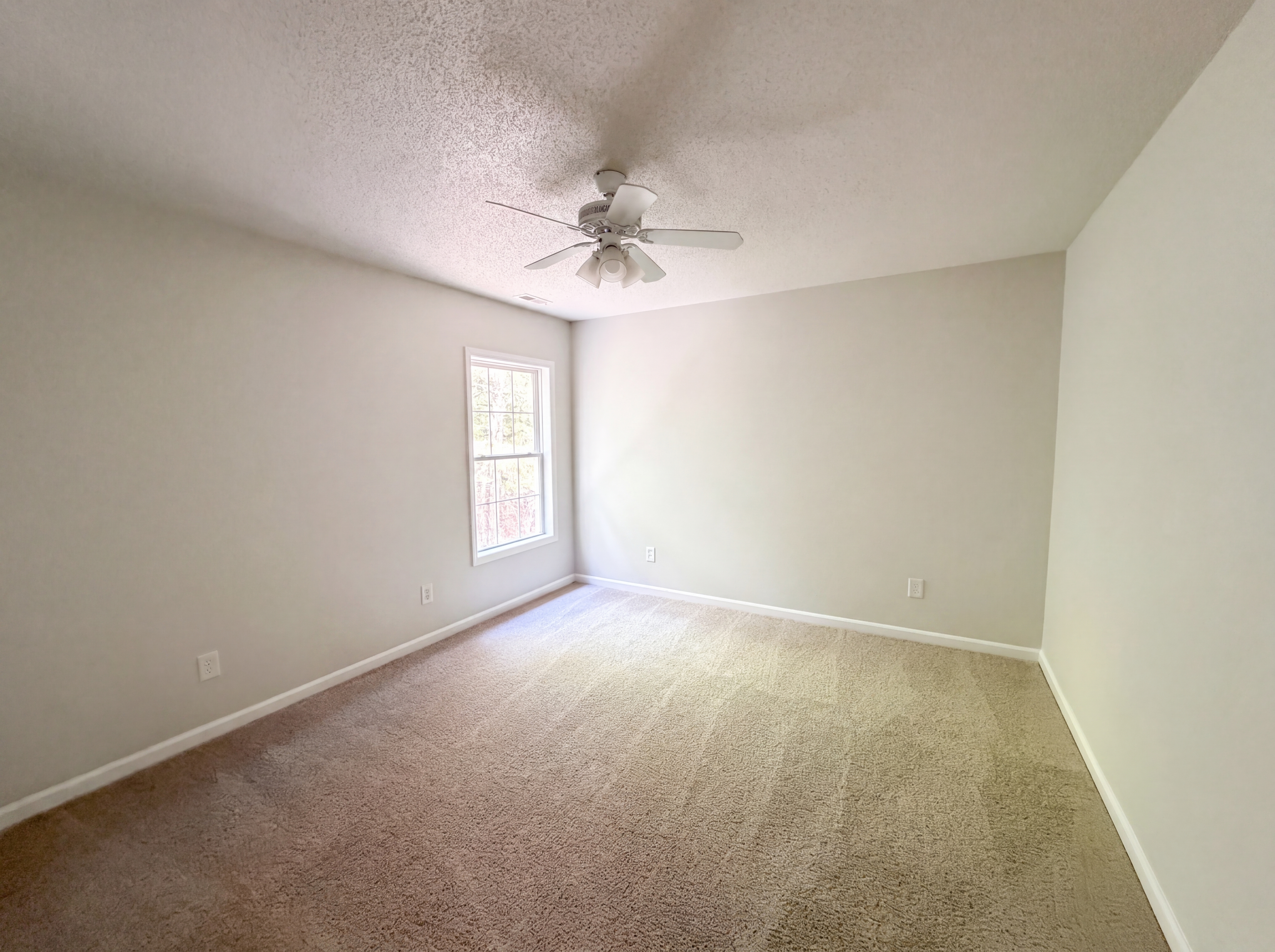 Photo 13 of 18 of 708 Woodgreen Dr, Durham, NC