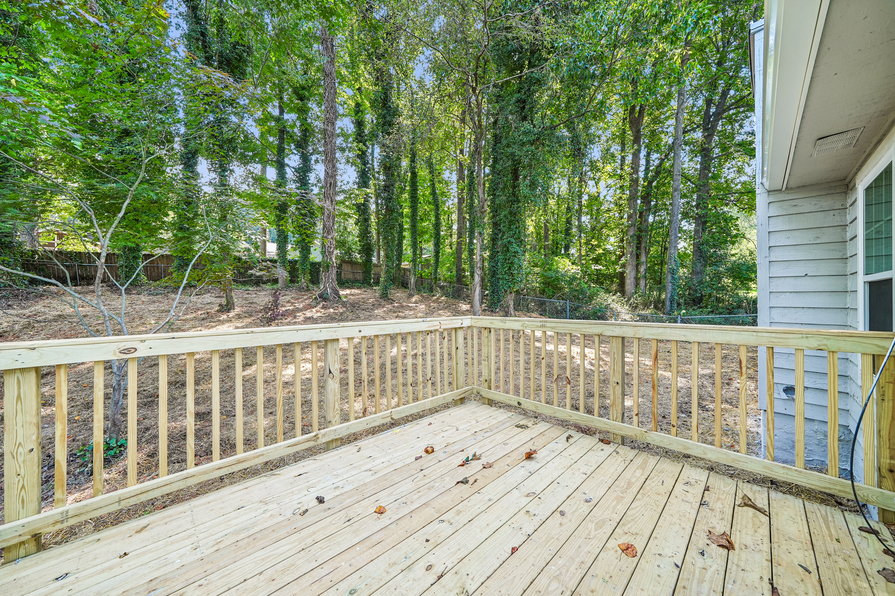Photo 5 of 26 of 2464 Silver Moss Way, Lawrenceville, GA