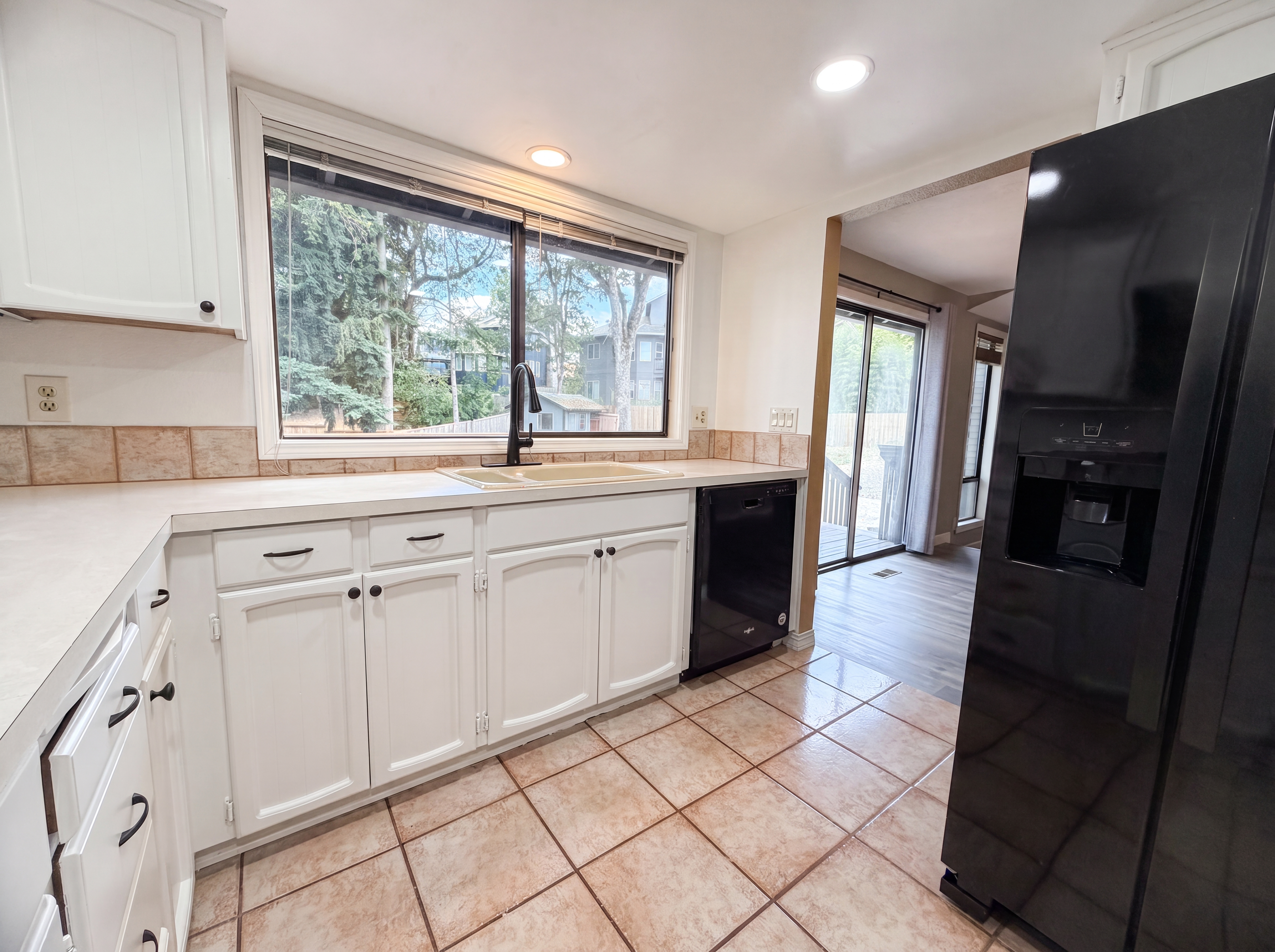 Photo 8 of 16 of 4246 Spring Rock Cir, West Linn, OR
