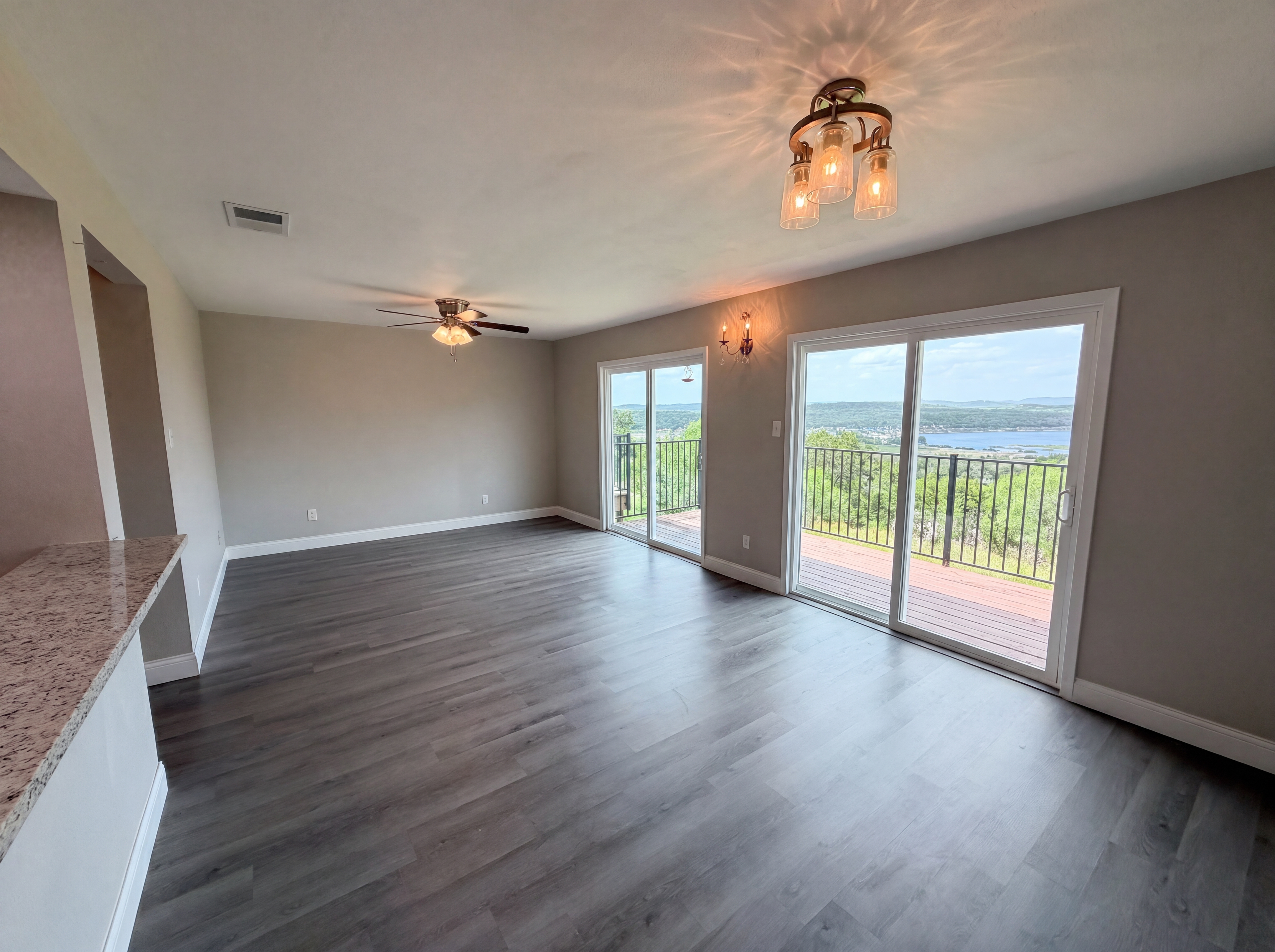 Photo 3 of 19 of 3216 Poe Cv, Lago Vista, TX