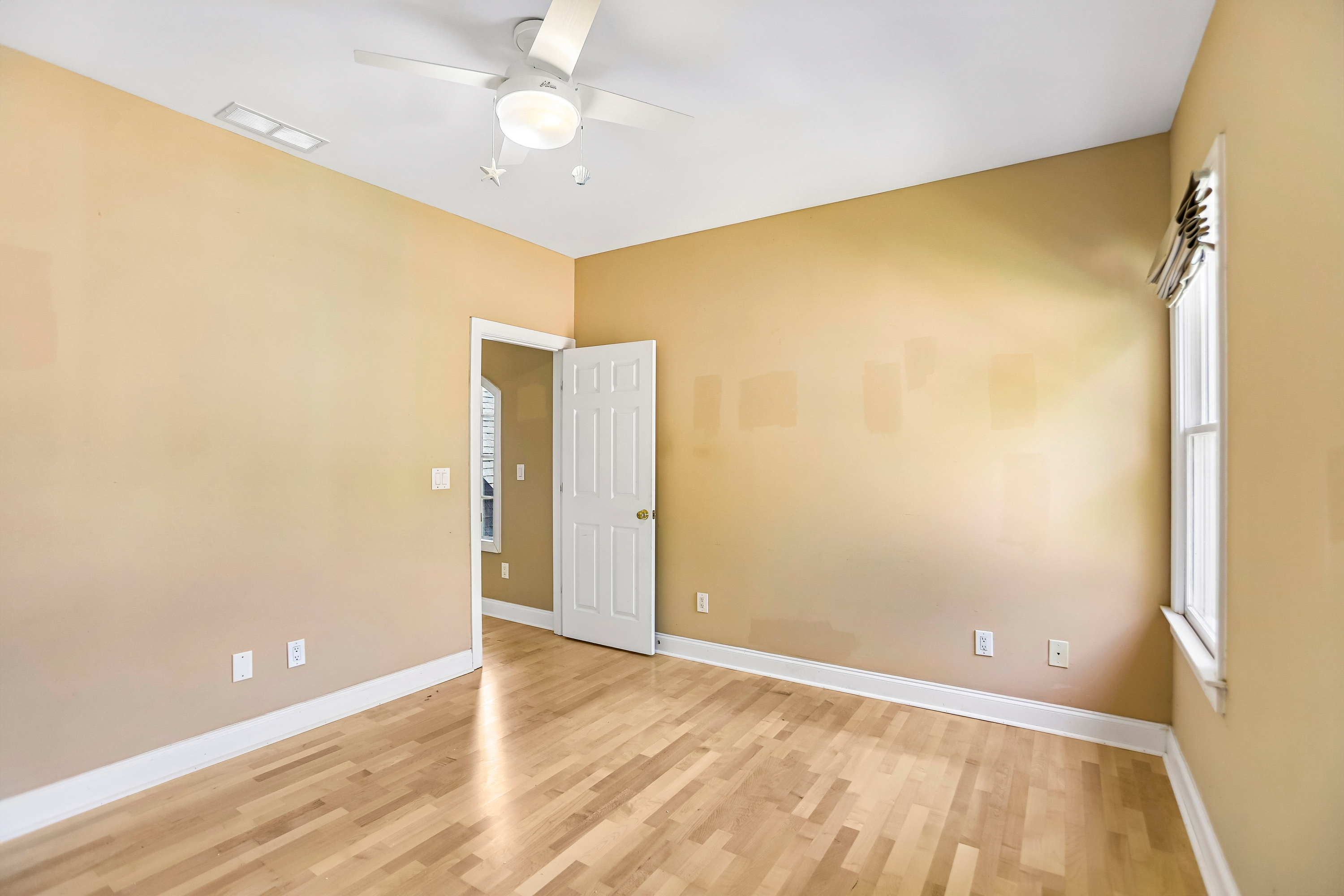 Photo 24 of 38 of 3054 Montclair Cir SE, Smyrna, GA
