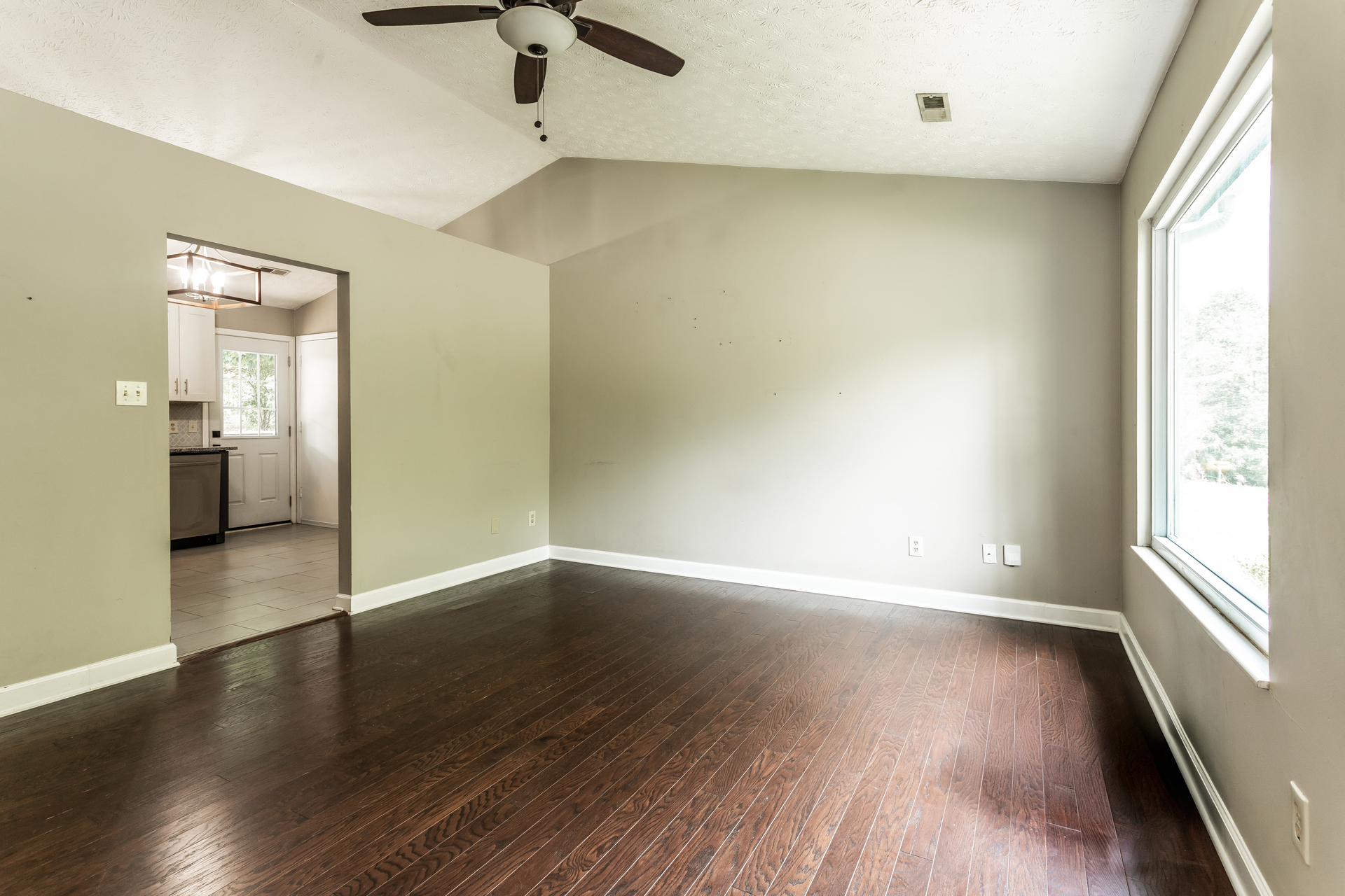 Photo 19 of 21 of 6009 Woodbark Trce, Knoxville, TN