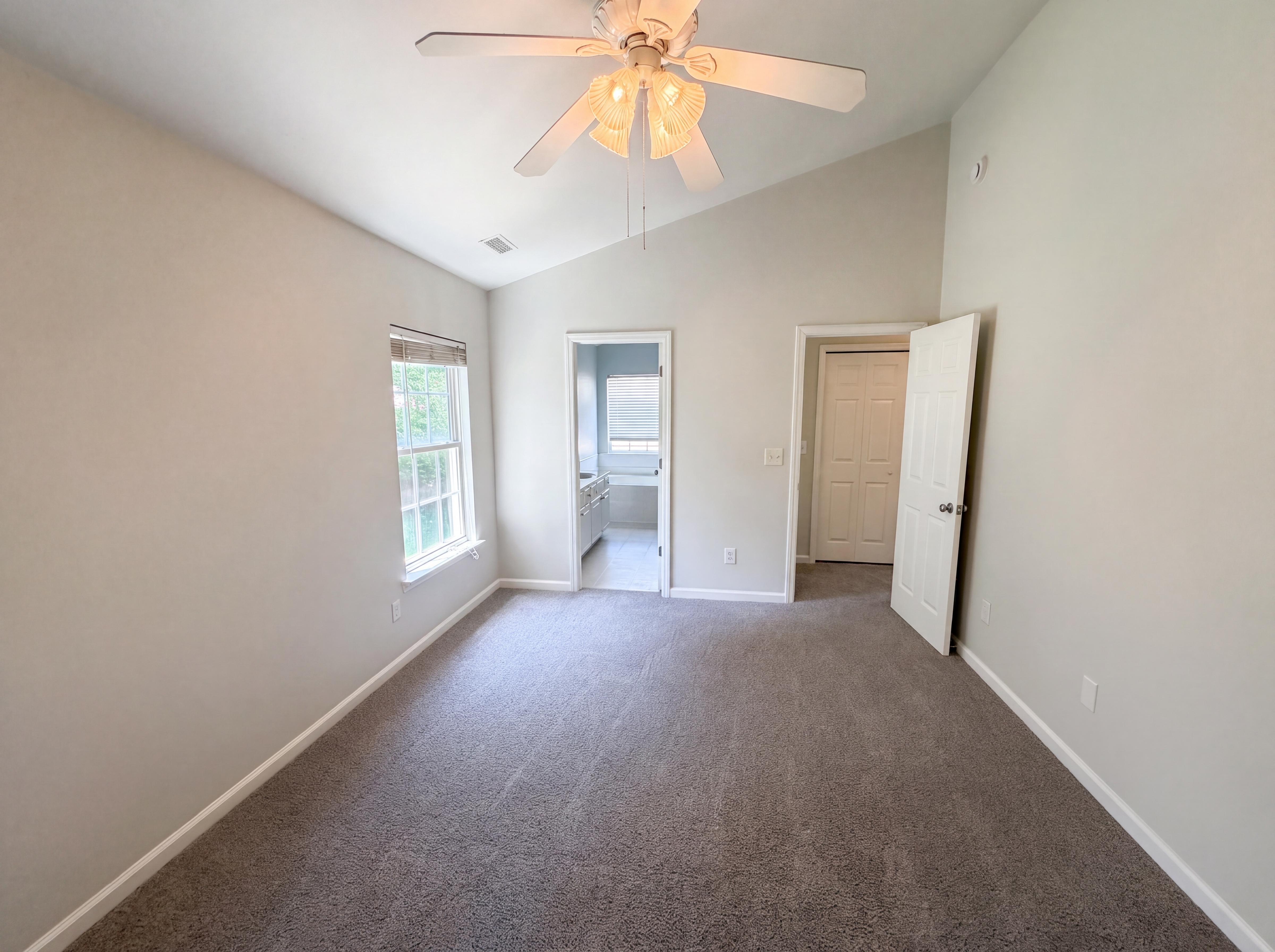 Photo 11 of 17 of 8409 Aztec Dawn Ct, Raleigh, NC