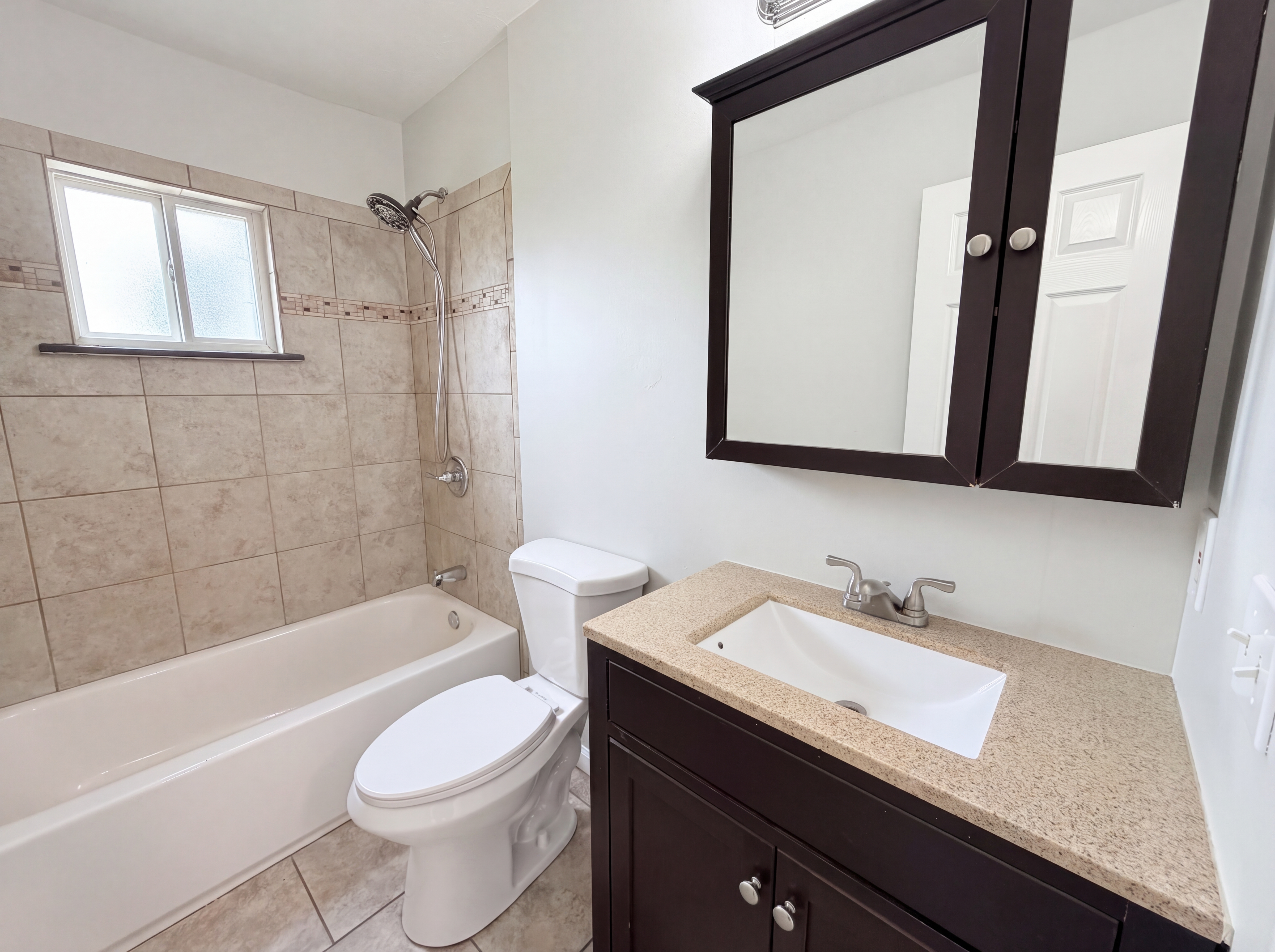Photo 6 of 25 of 8456 Jackies Dr, Cincinnati, OH