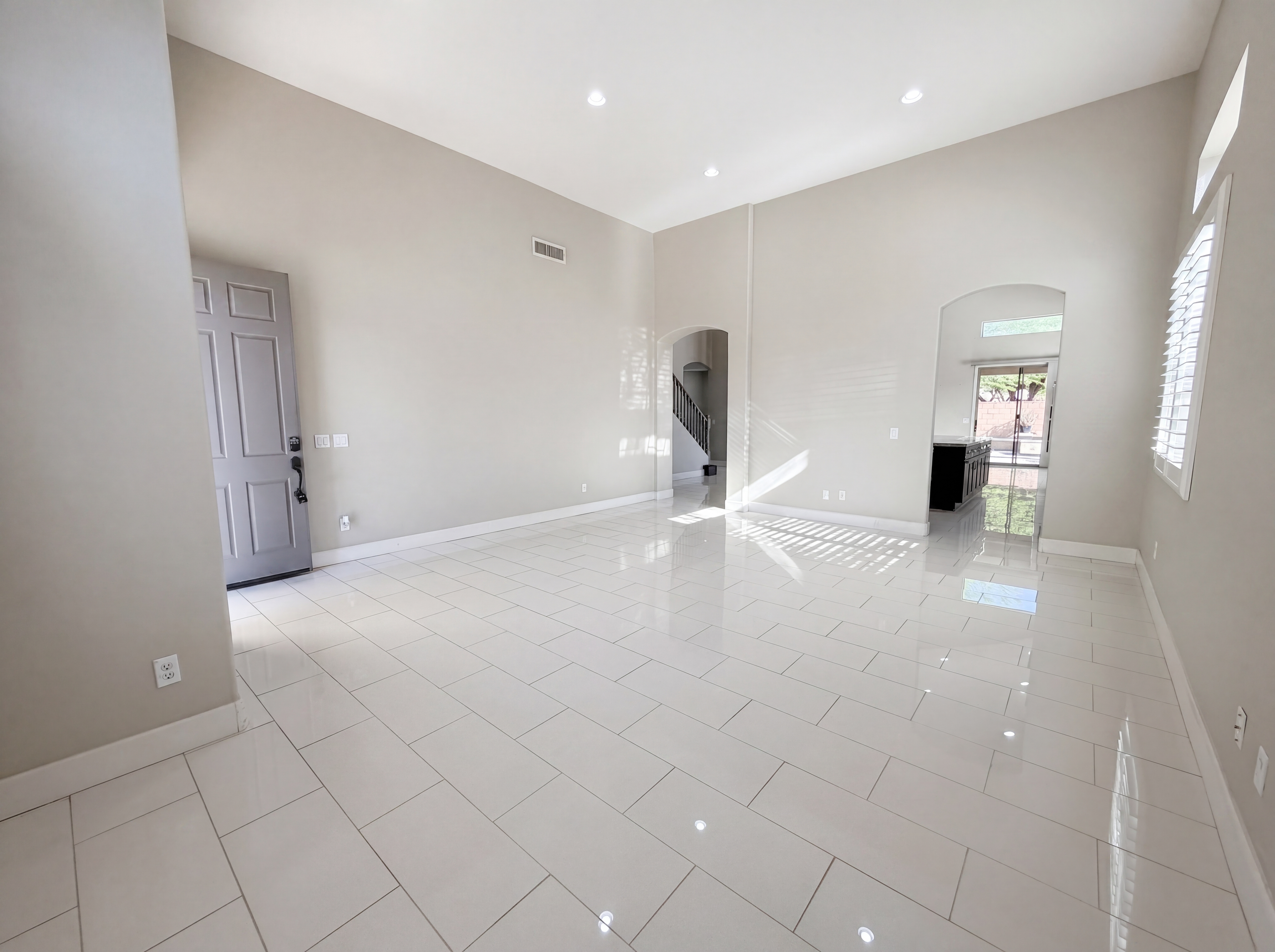 Photo 3 of 37 of 1738 E Beretta Pl, Chandler, AZ