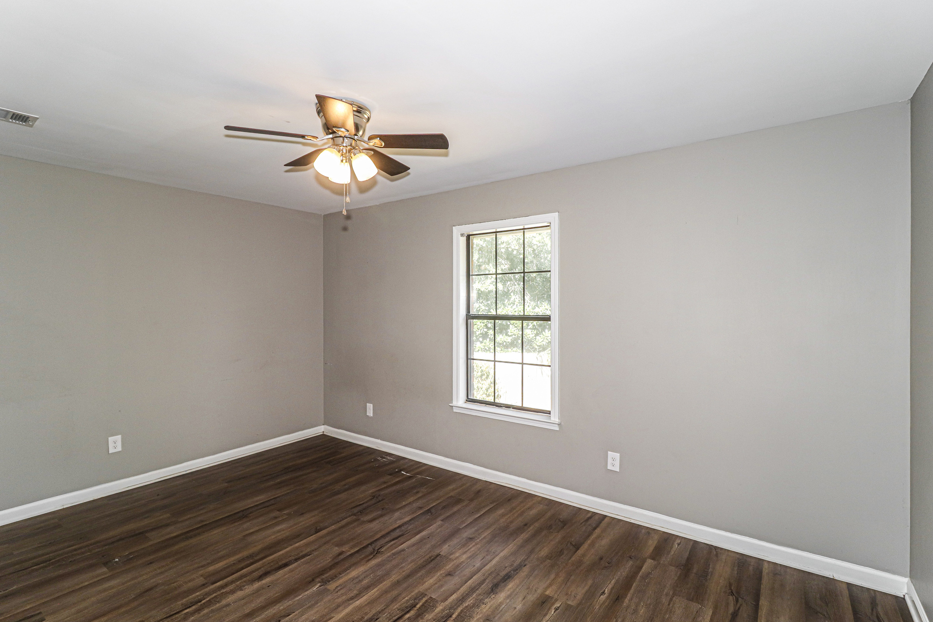Photo 33 of 41 of 3530 Josee Ln, Bartlett, TN
