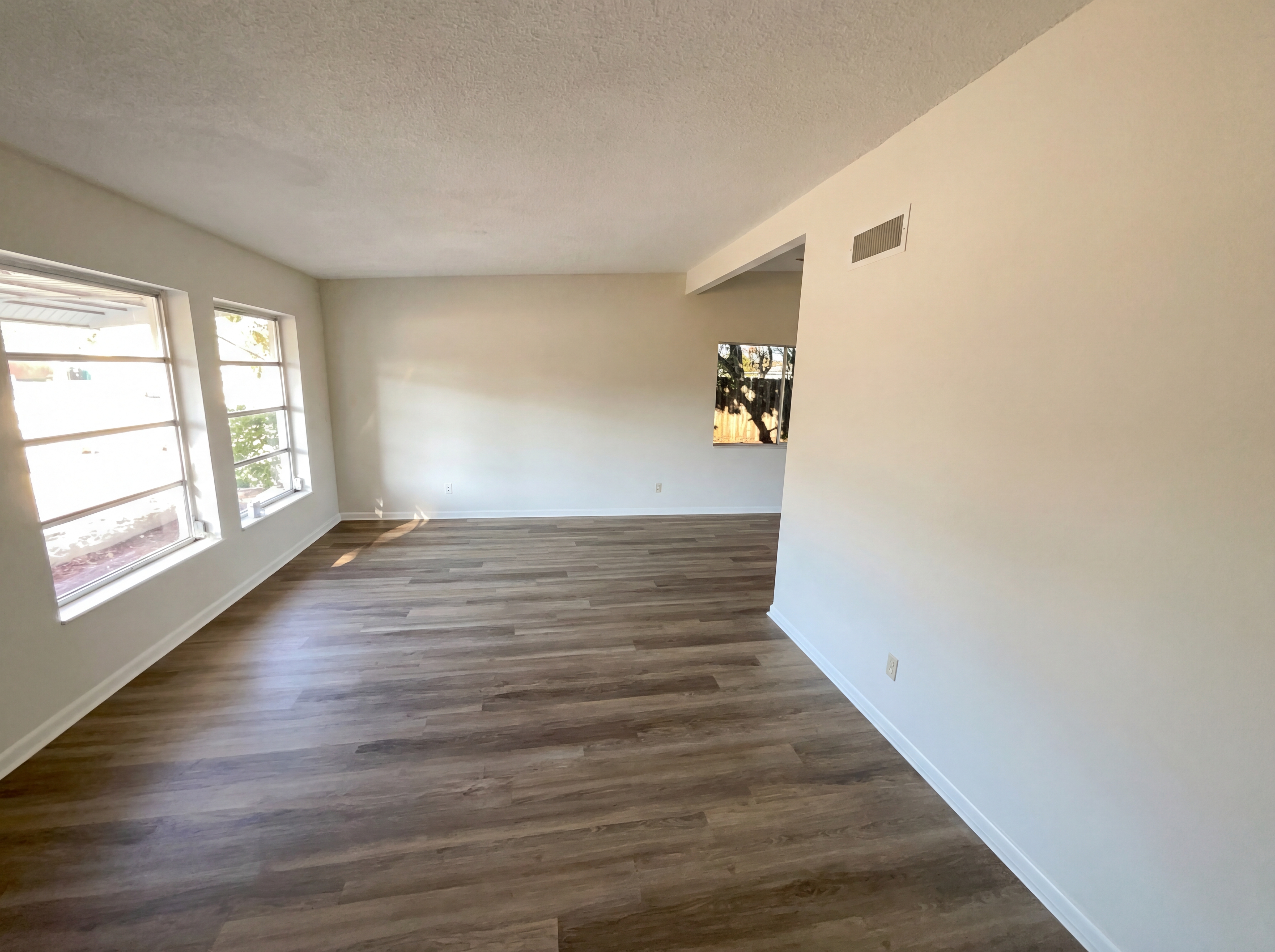 Photo 3 of 26 of 141 SE Calmoso Dr, Port Saint Lucie, FL