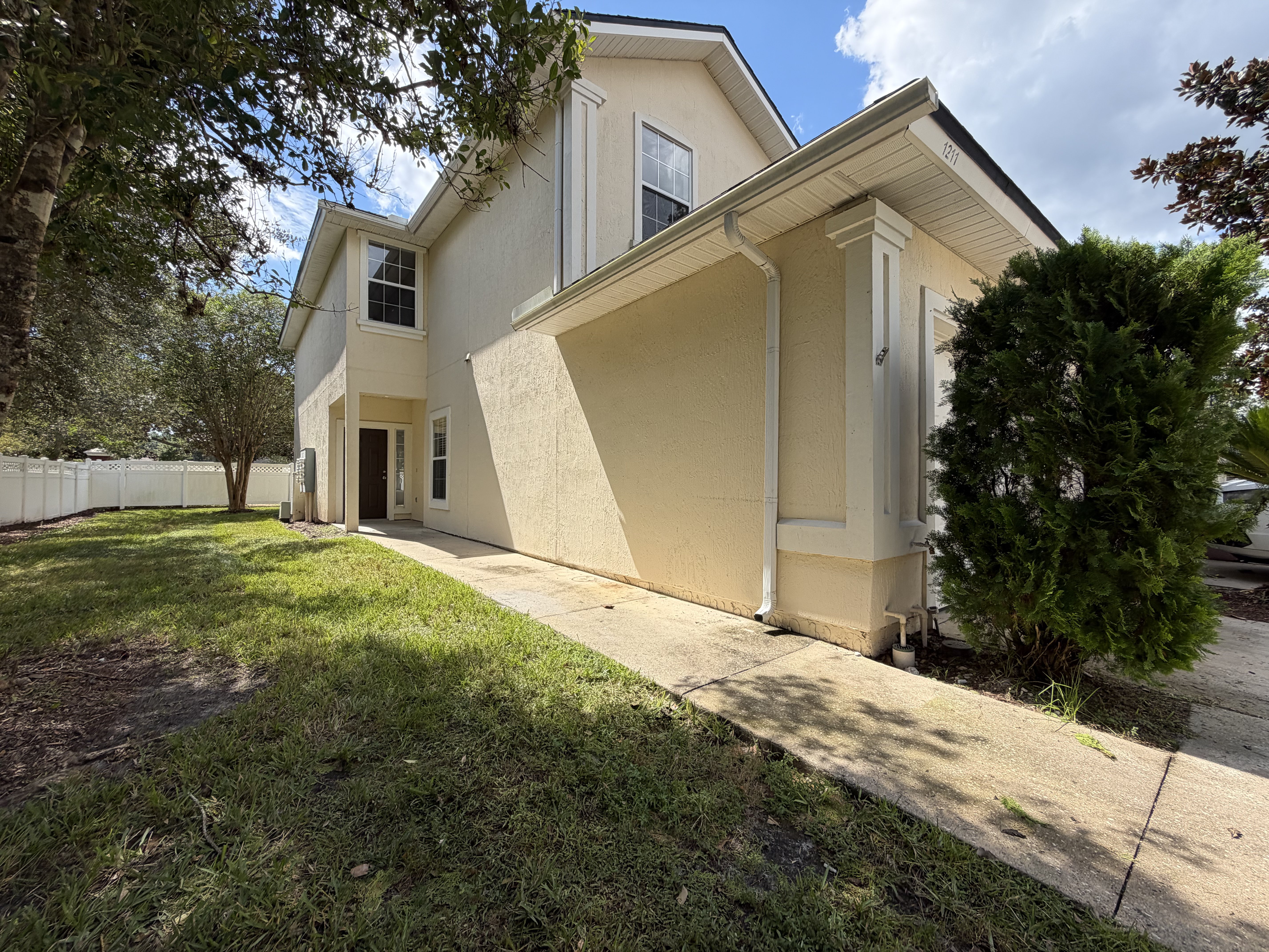 Photo 6 of 15 of 1211 Southern Stream Ct, Saint Johns, FL