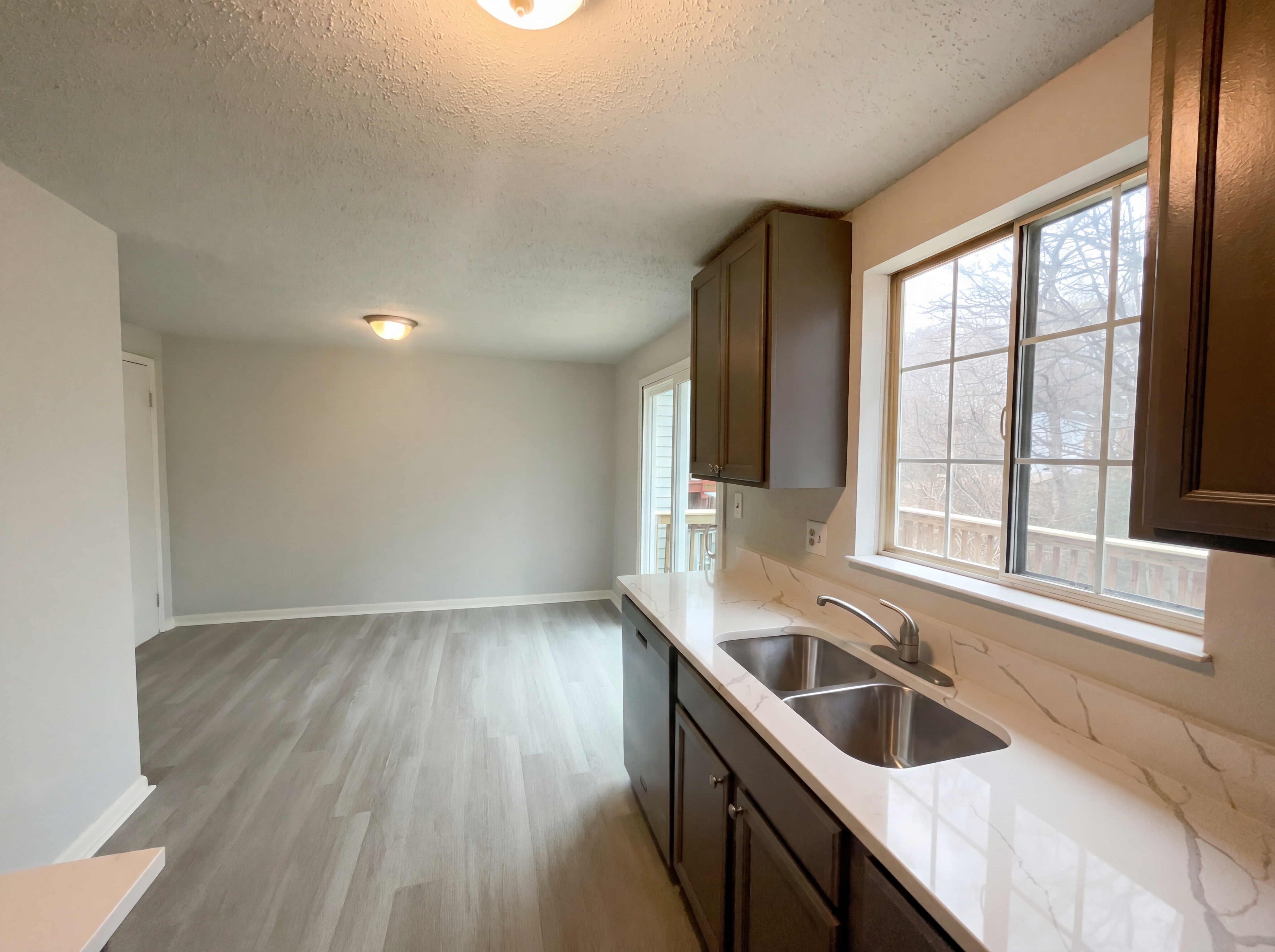 Photo 10 of 18 of 13524 Bentley Cir, Woodbridge, VA