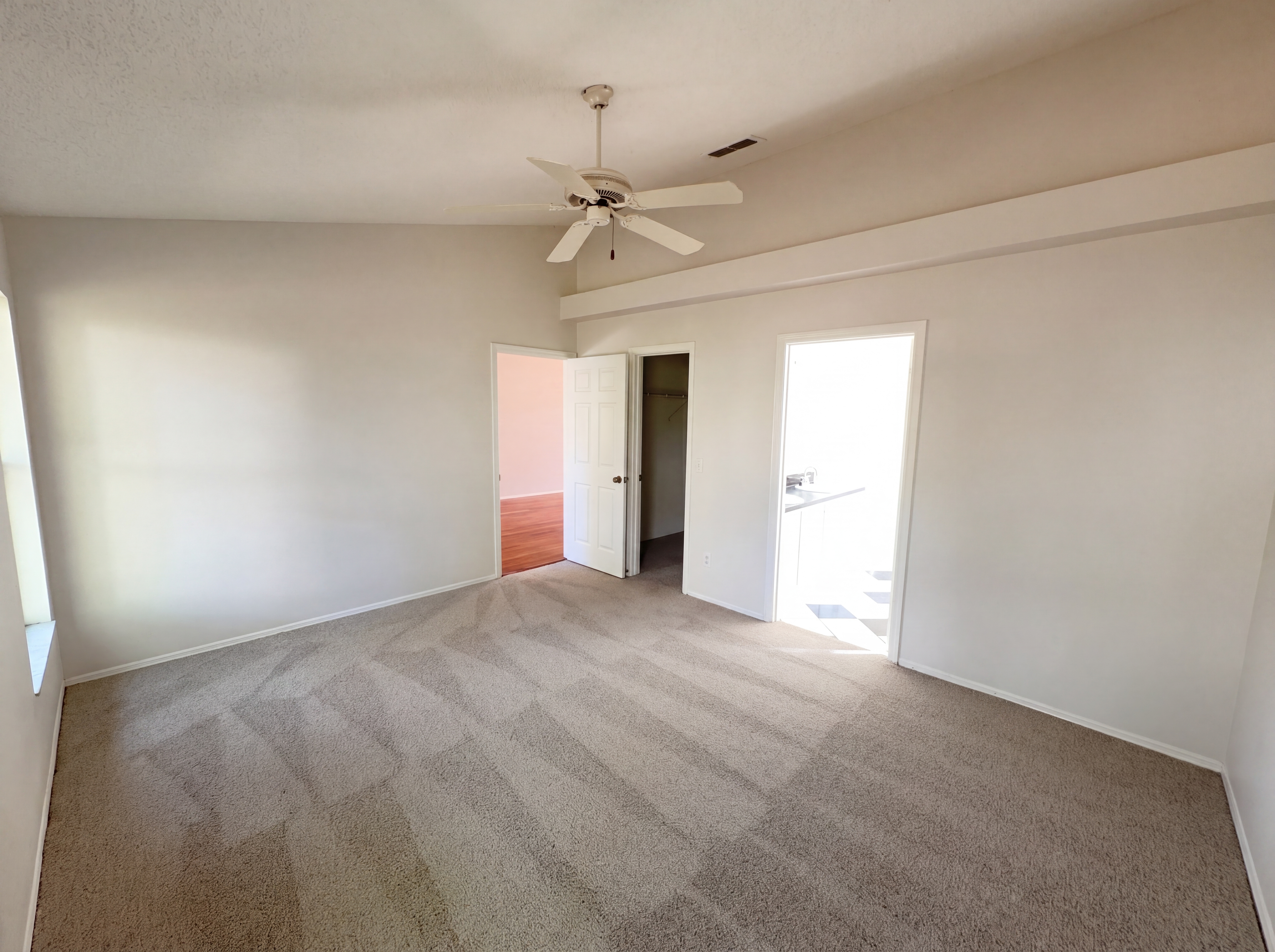 Photo 14 of 26 of 997 Shaffer Trl, Oviedo, FL