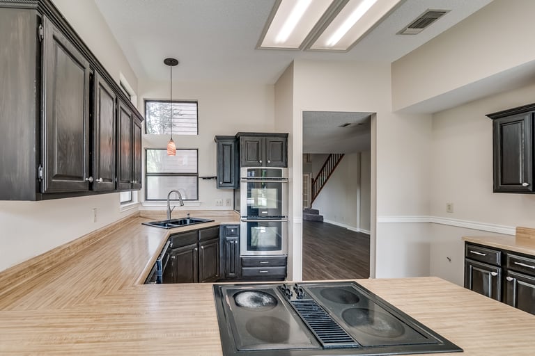 Photo 11 of 24 - 9746 Quiet Lk, San Antonio, TX 78254