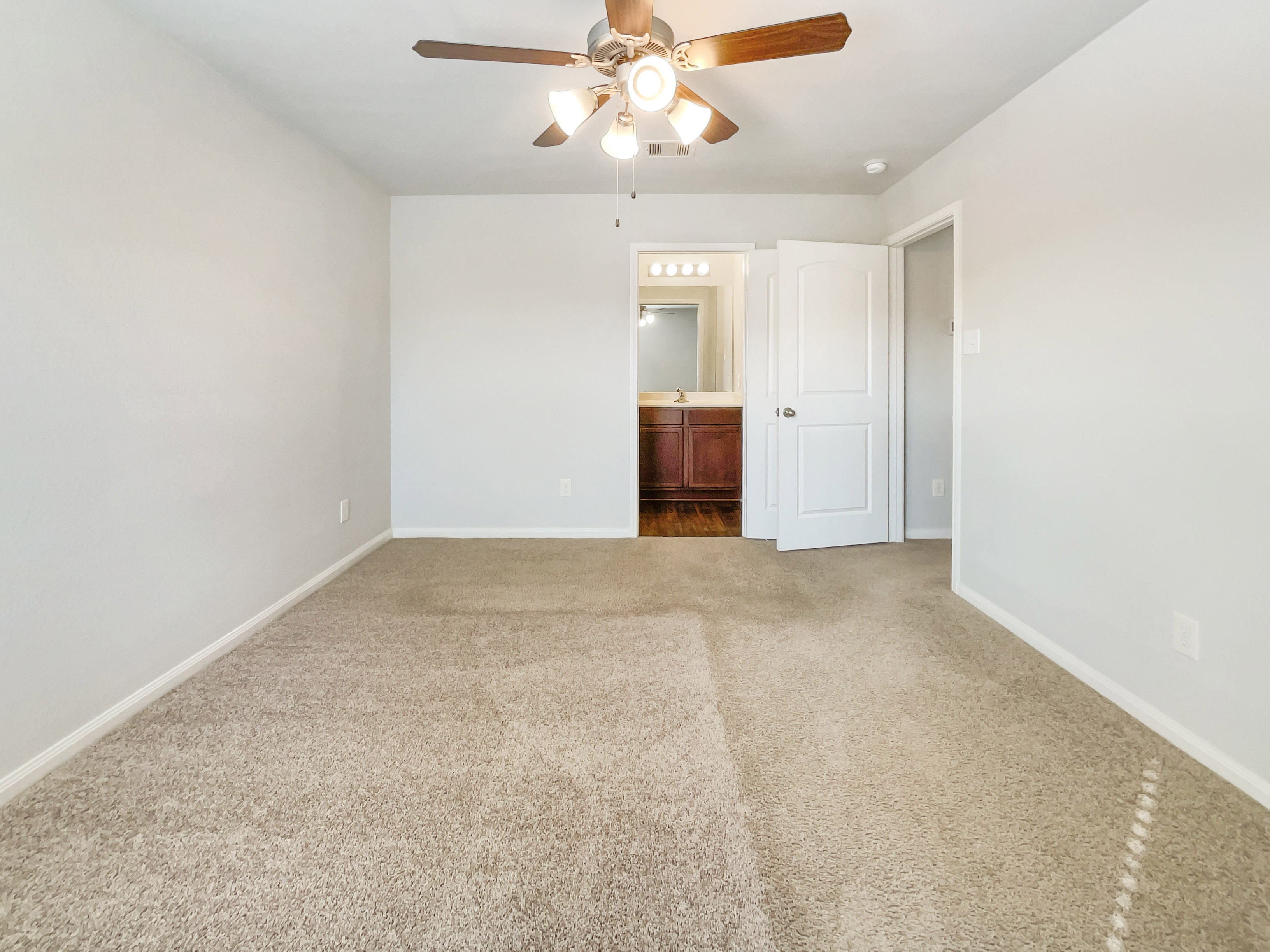 Photo 4 of 17 of 28025 Irving Dr, Magnolia, TX