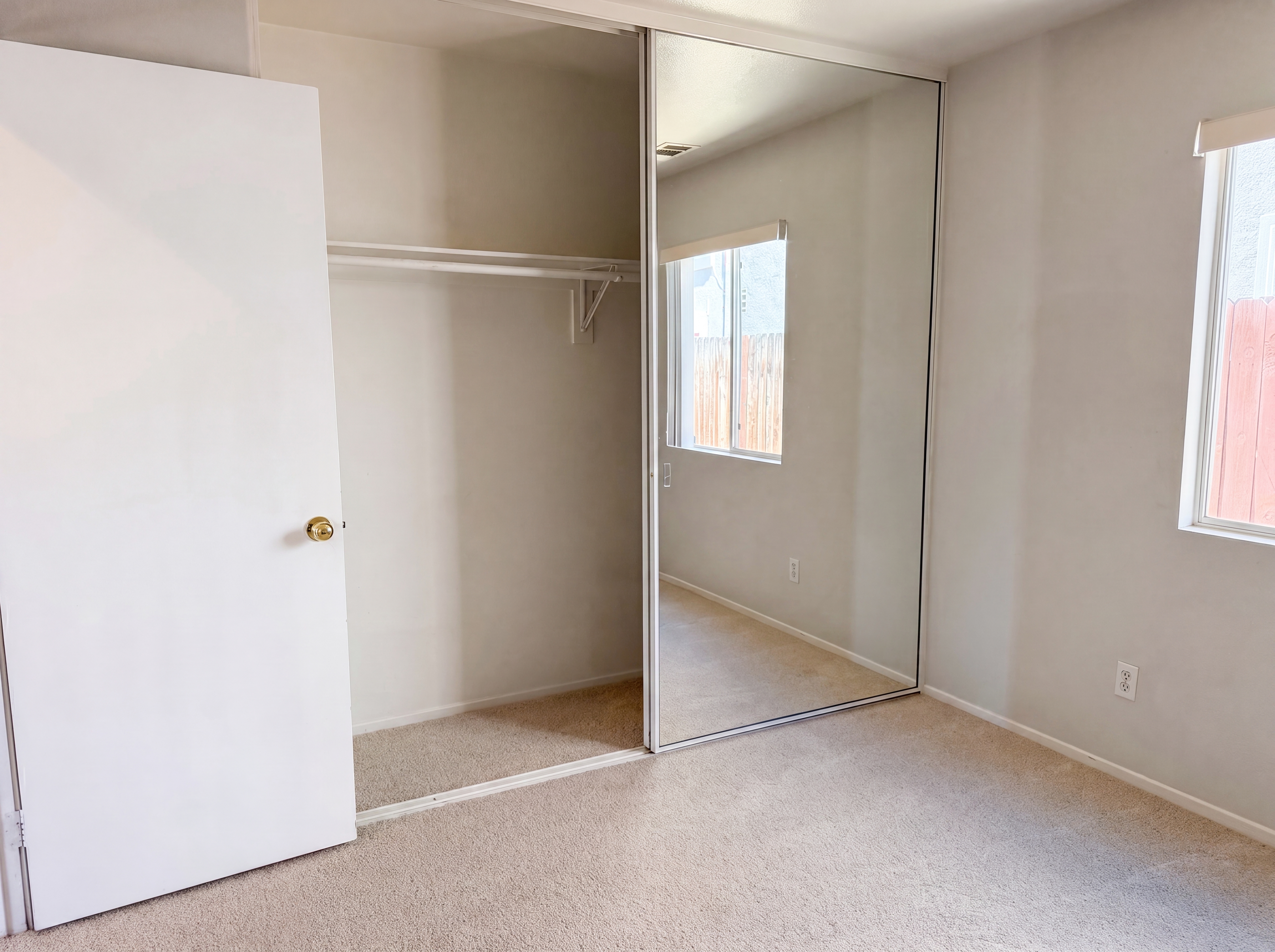 Photo 9 of 18 of 13577 Monterey Way, Victorville, CA