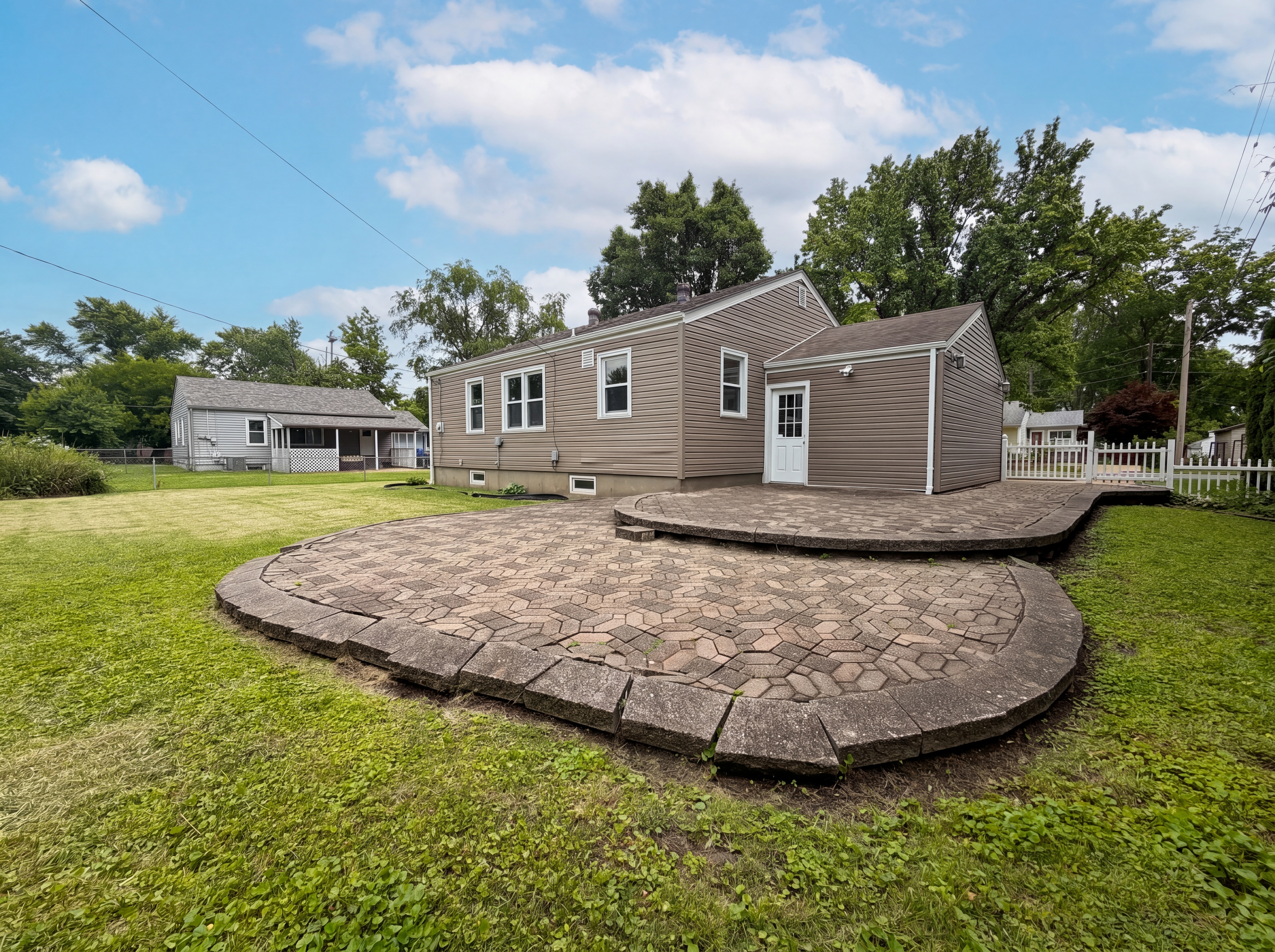 Photo 5 of 18 of 1 Winstead Pl, Florissant, MO