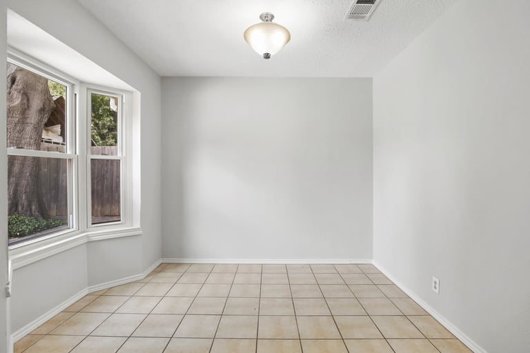 Photo 12 of 24 - 2145 Shady Grove Dr, Bedford, TX 76021