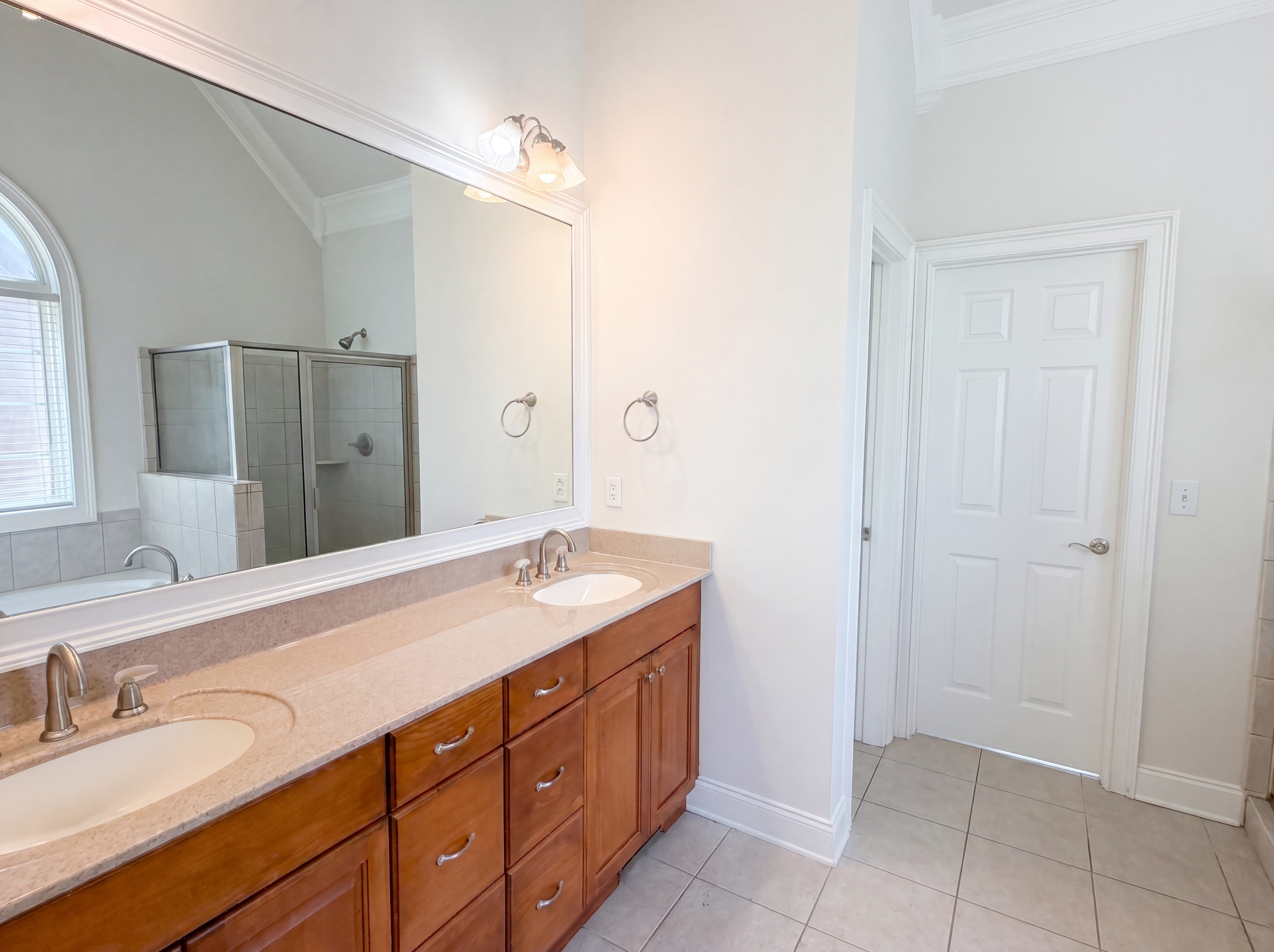 Photo 15 of 39 of 8111 Crestview Dr SE, Covington, GA
