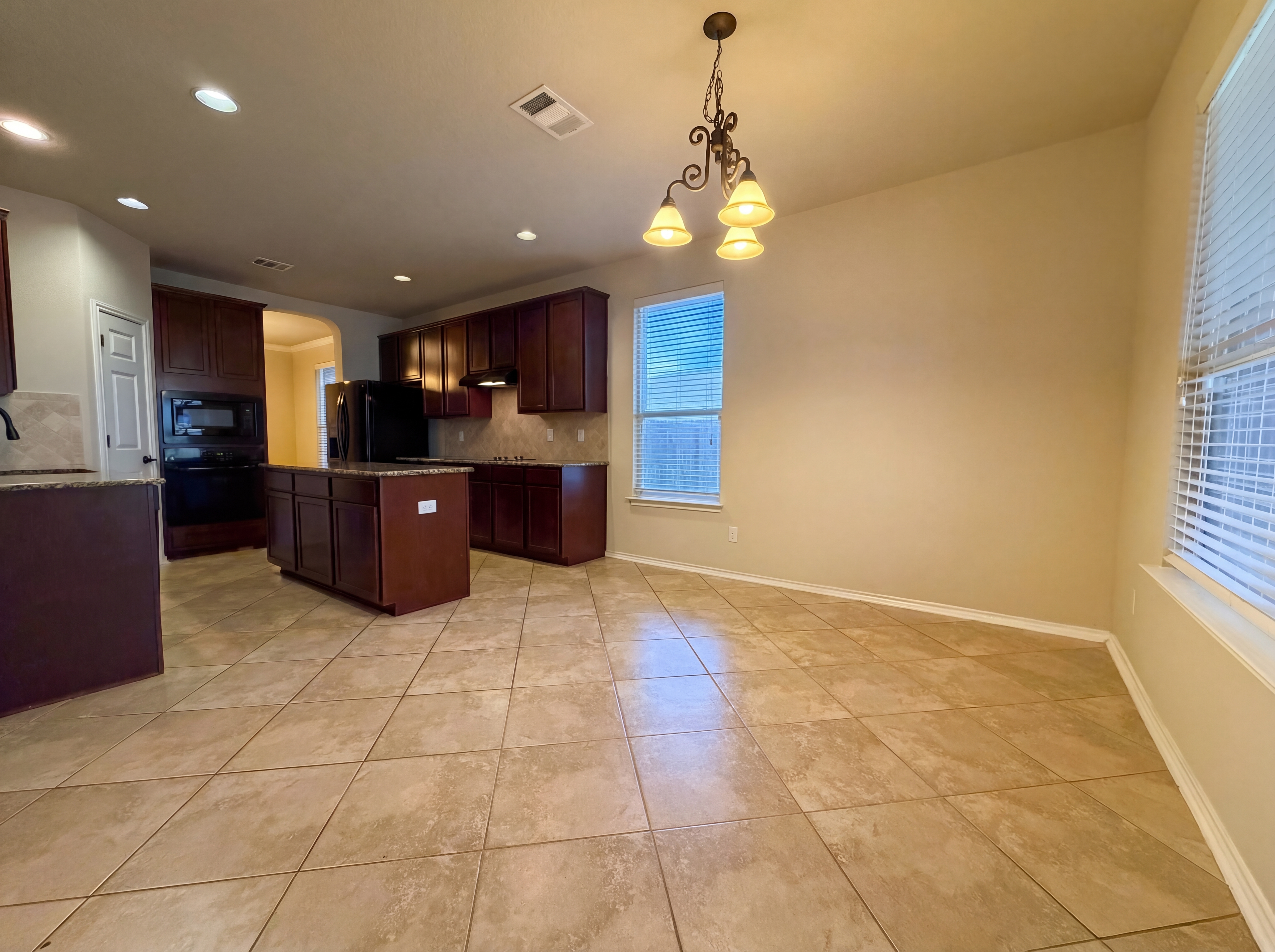 Photo 14 of 22 of 6941 Laura Hts, Schertz, TX