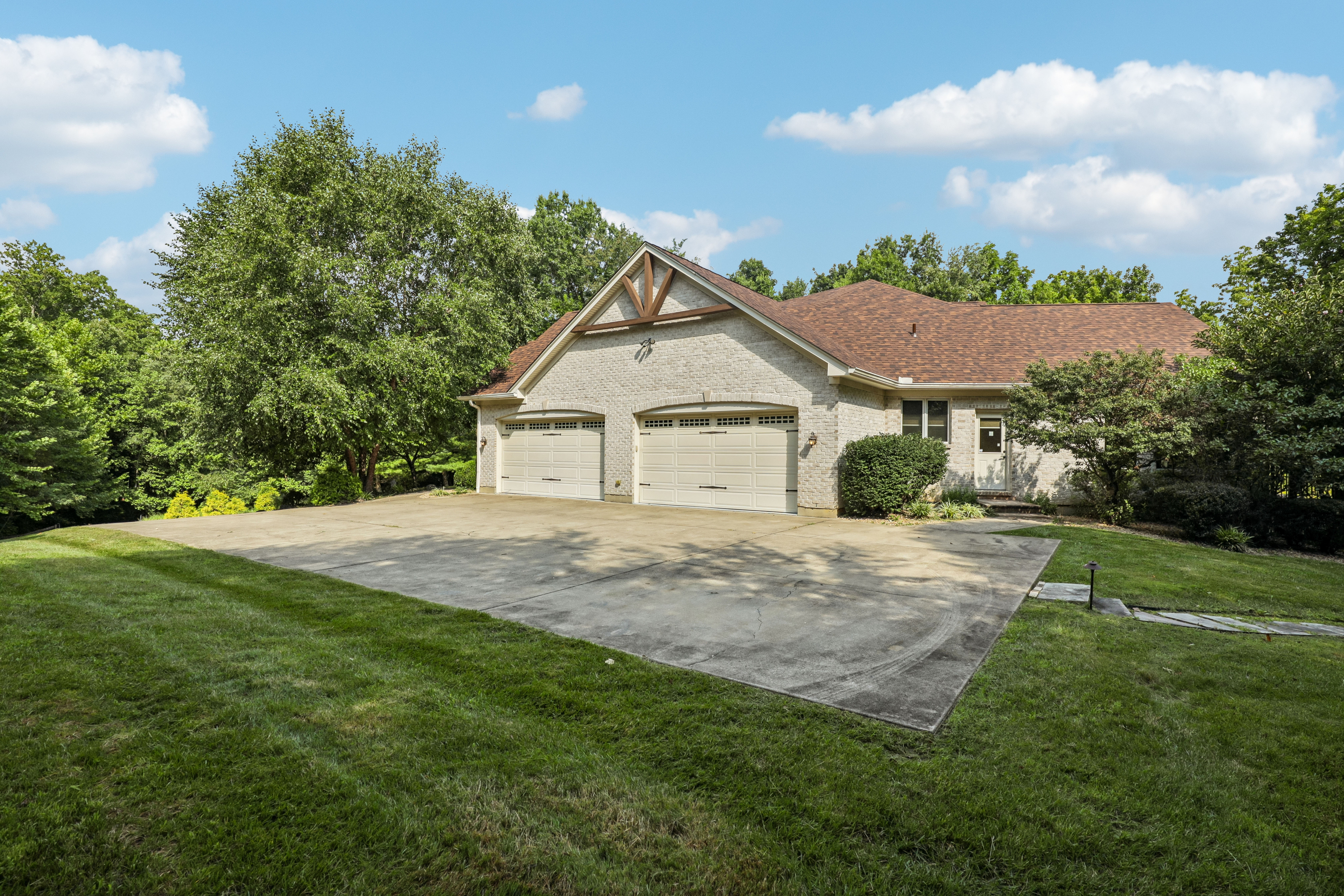 Photo 8 of 55 of 1100 Bridle Rdg, New Richmond, OH