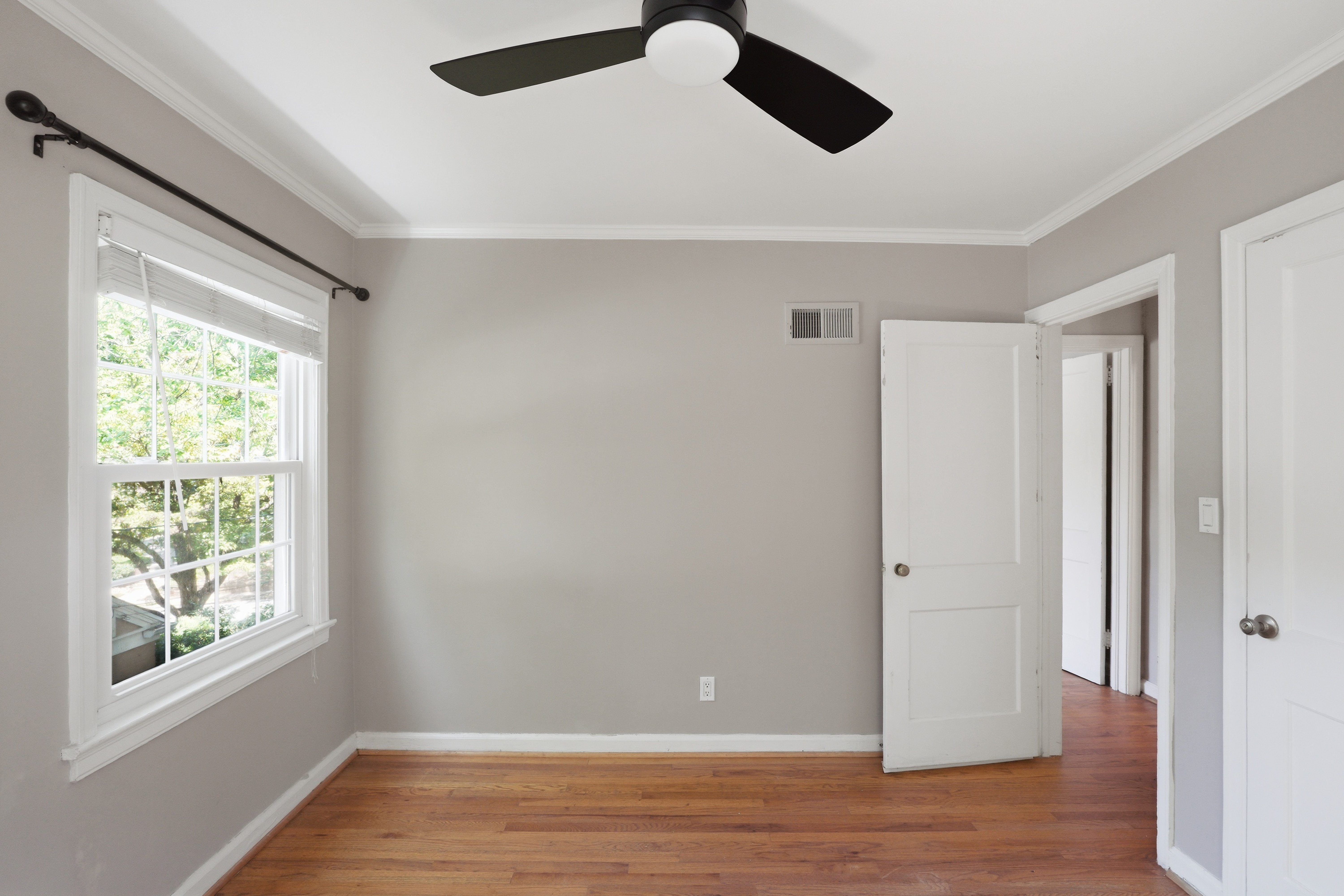 Photo 14 of 25 of 1347 Chalmette Dr NE, Atlanta, GA