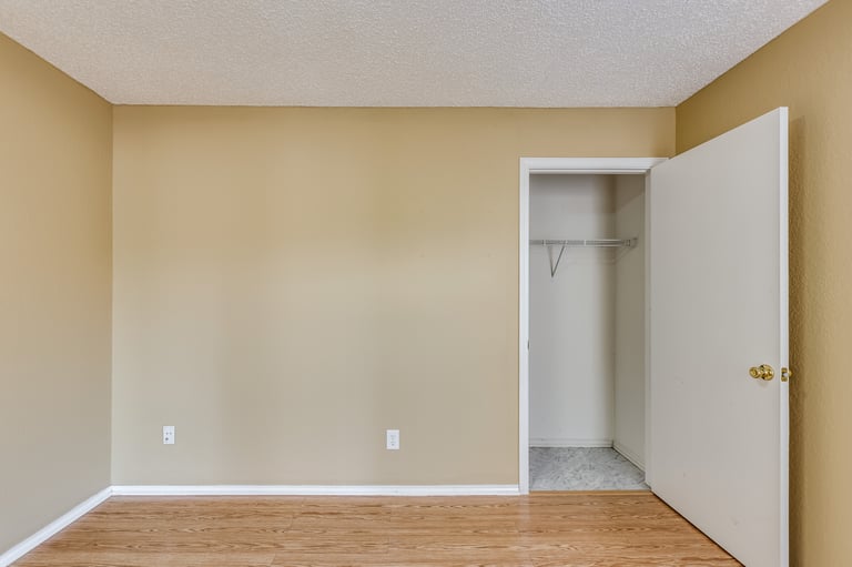 Photo 20 of 26 - 935 Boxwood Dr, Lewisville, TX 75067