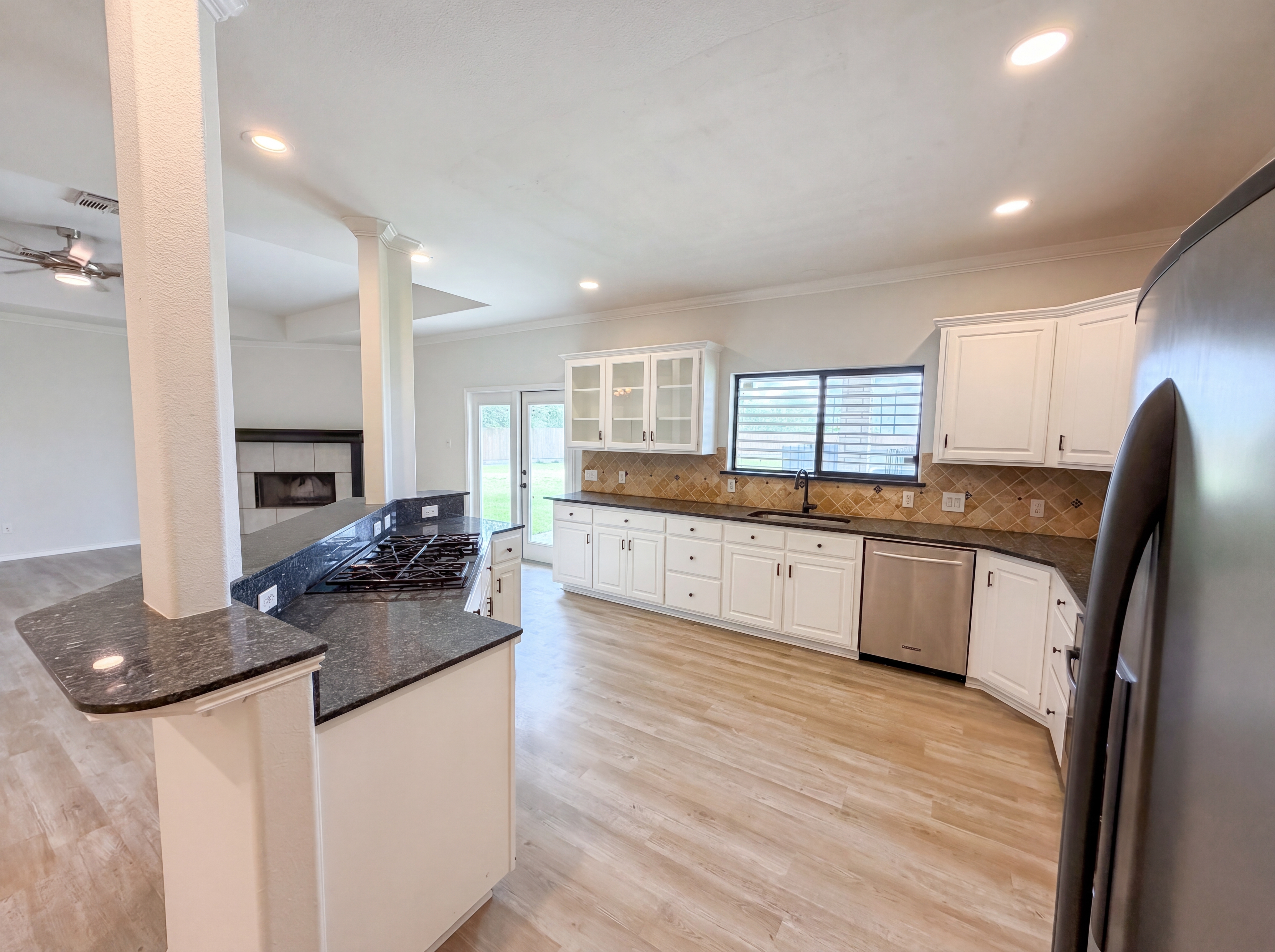 Photo 8 of 20 of 6041 King Trl, Corpus Christi, TX