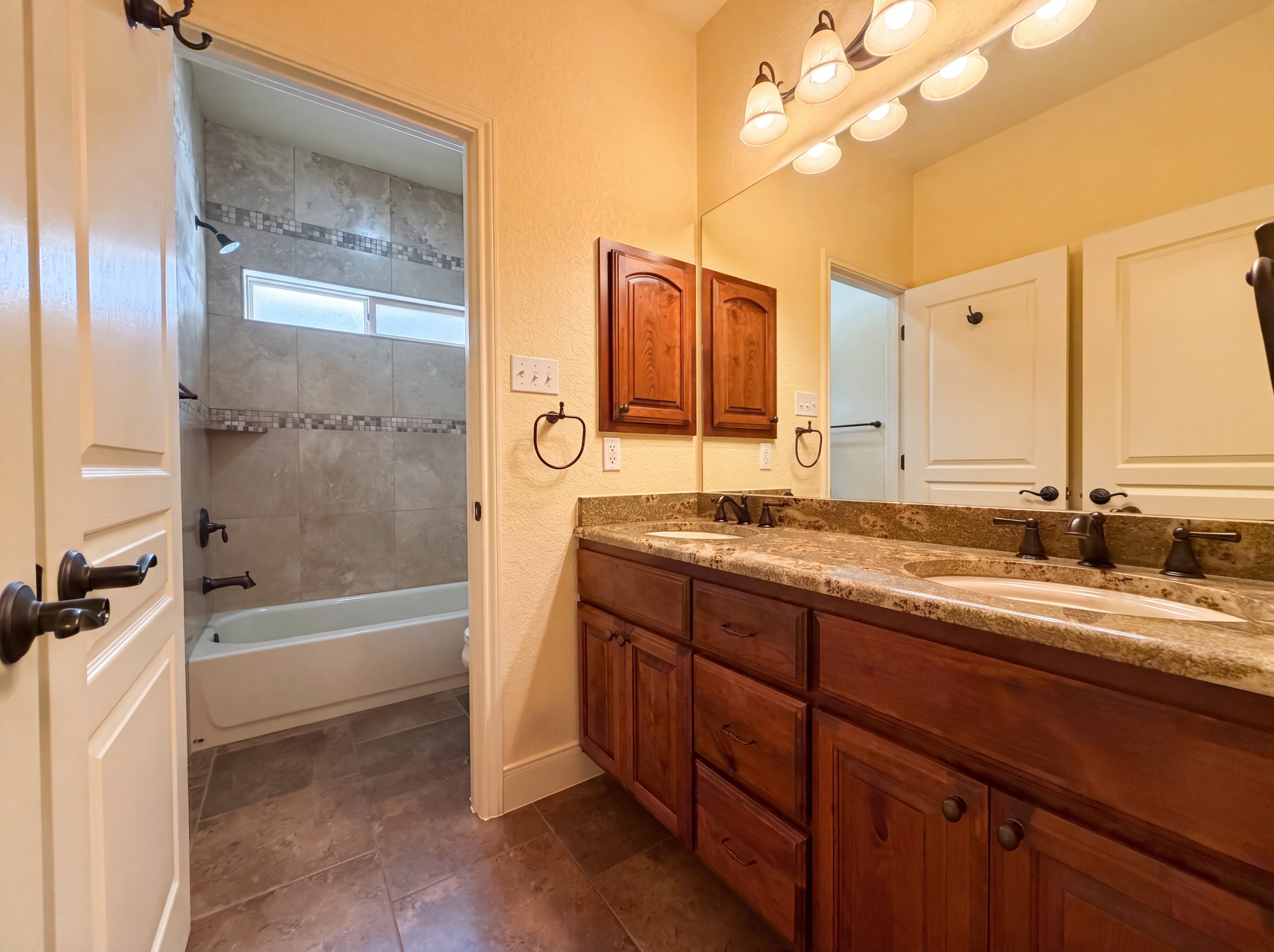 Photo 13 of 20 of 165 Vintage Ranch Cir, La Vernia, TX
