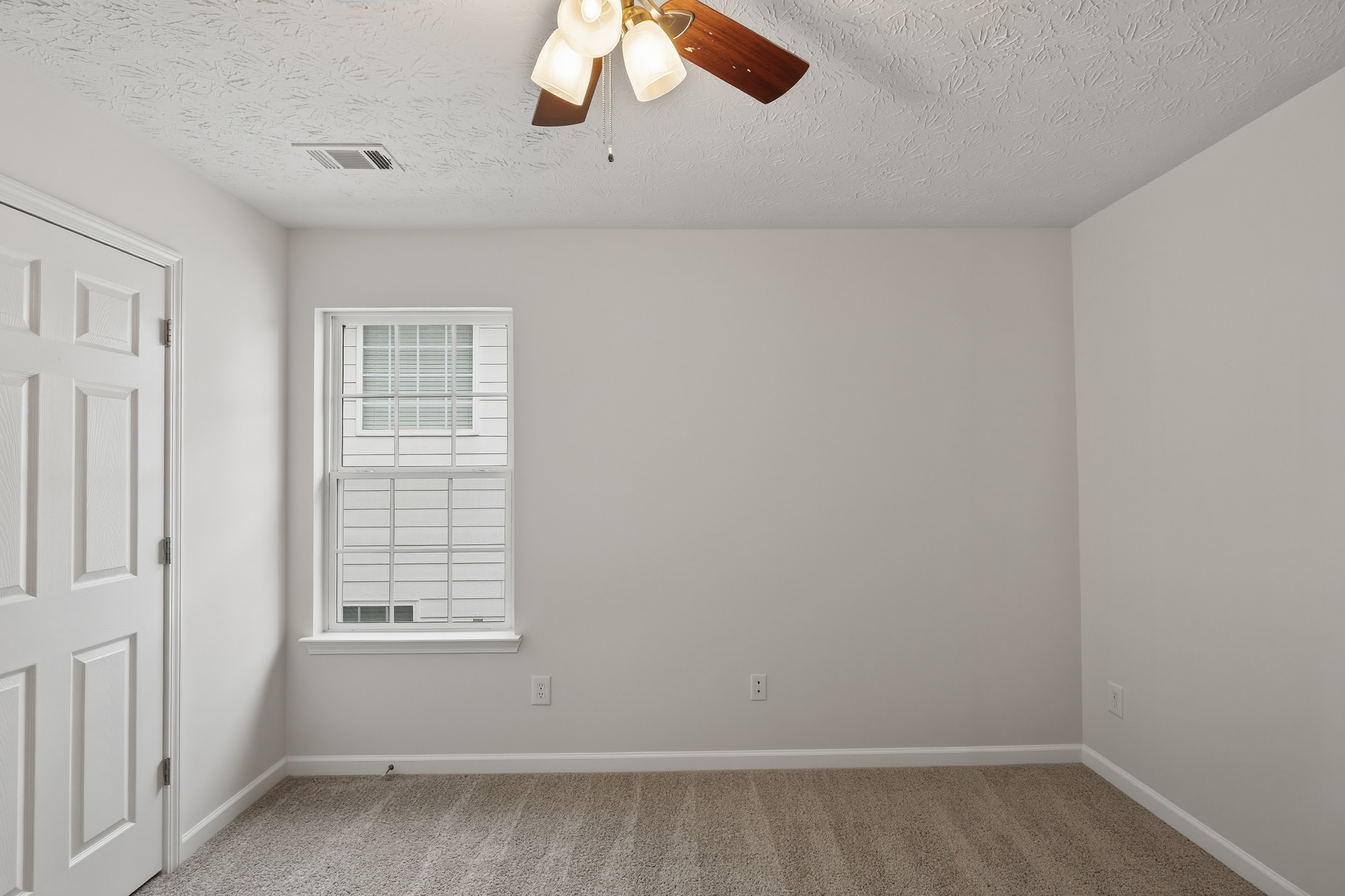 Photo 18 of 41 of 2213 Pine View Trl, Ellenwood, GA