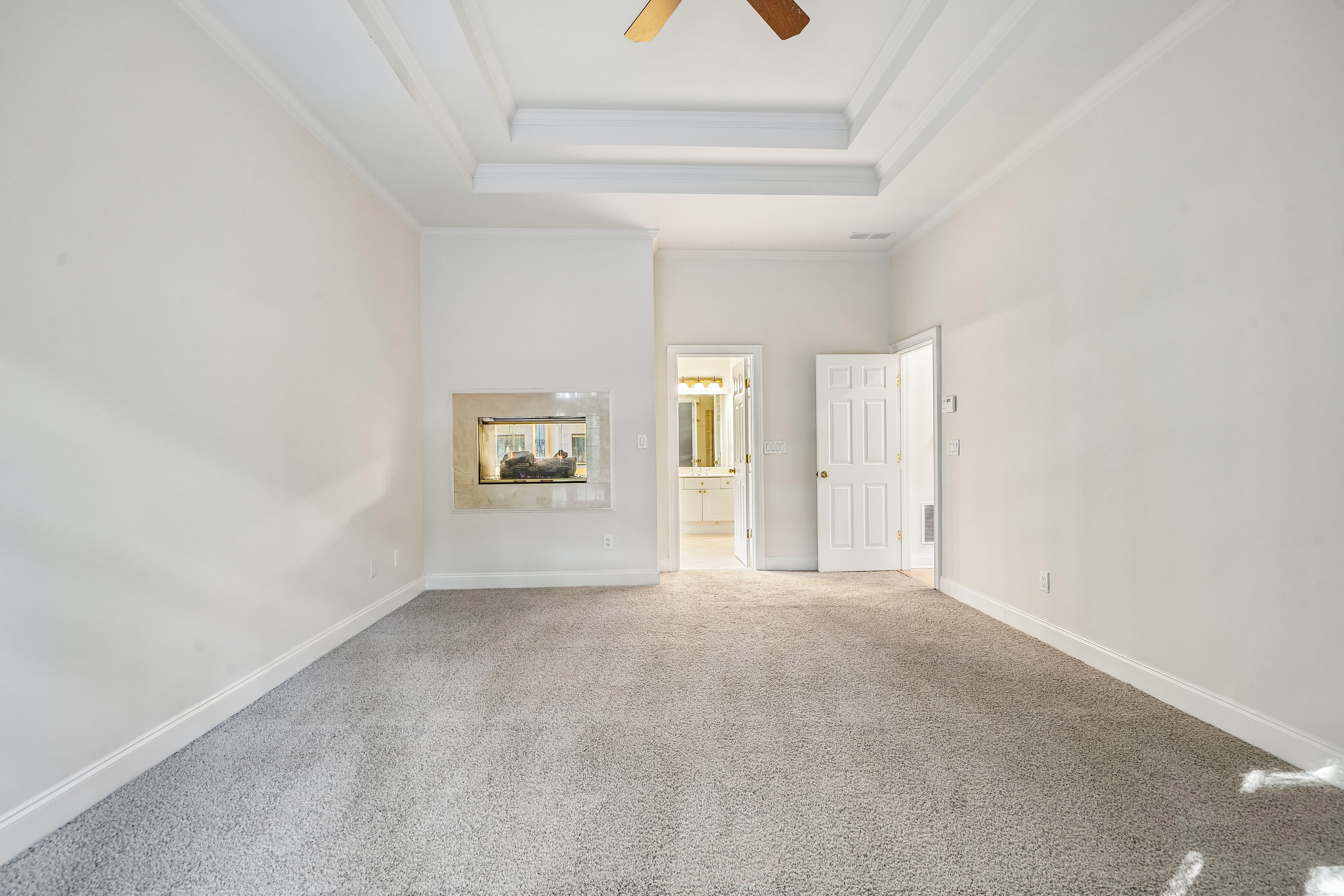 Photo 11 of 39 of 3054 Montclair Cir SE, Smyrna, GA