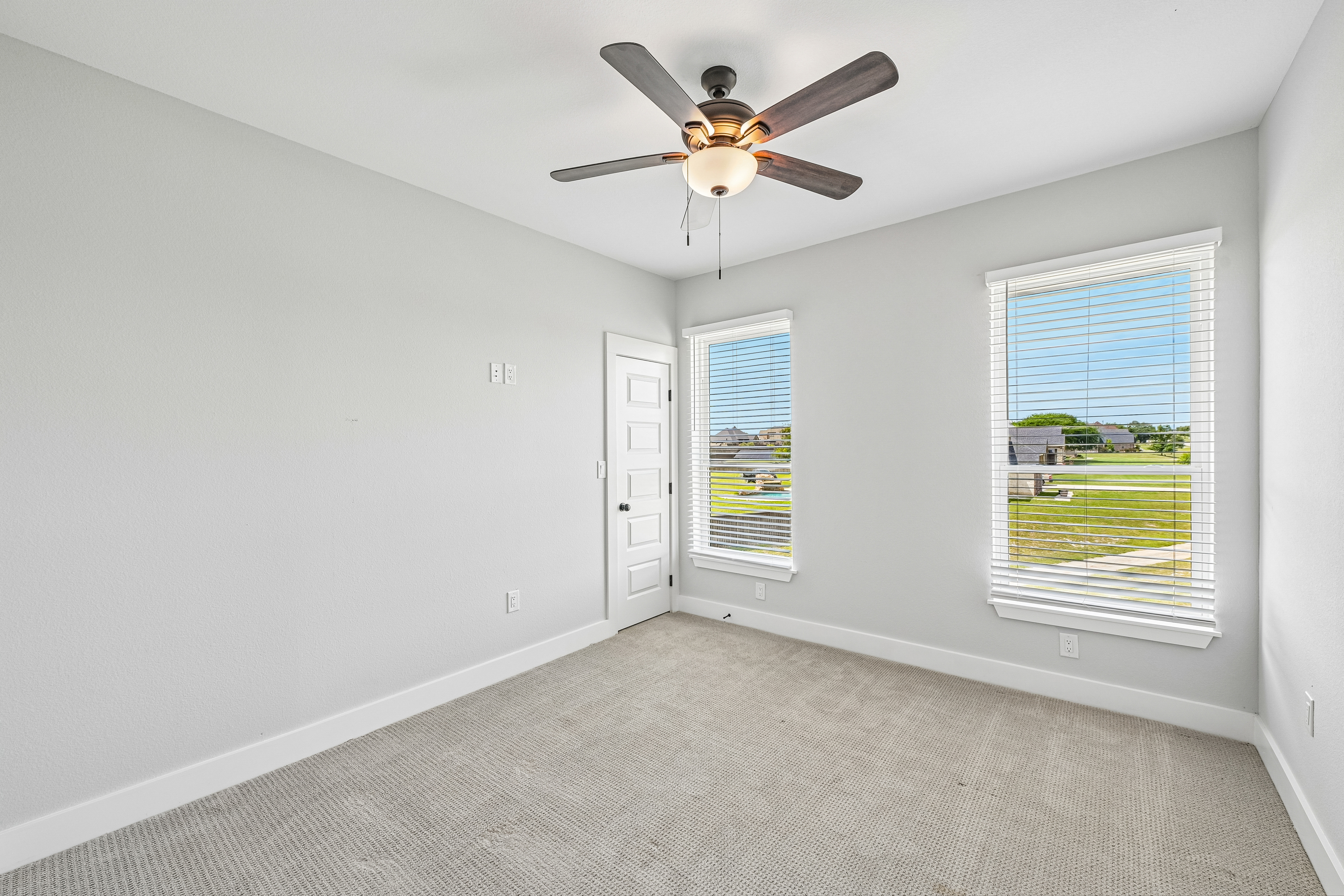 Photo 21 of 44 of 681 Davenport Dr, Waxahachie, TX