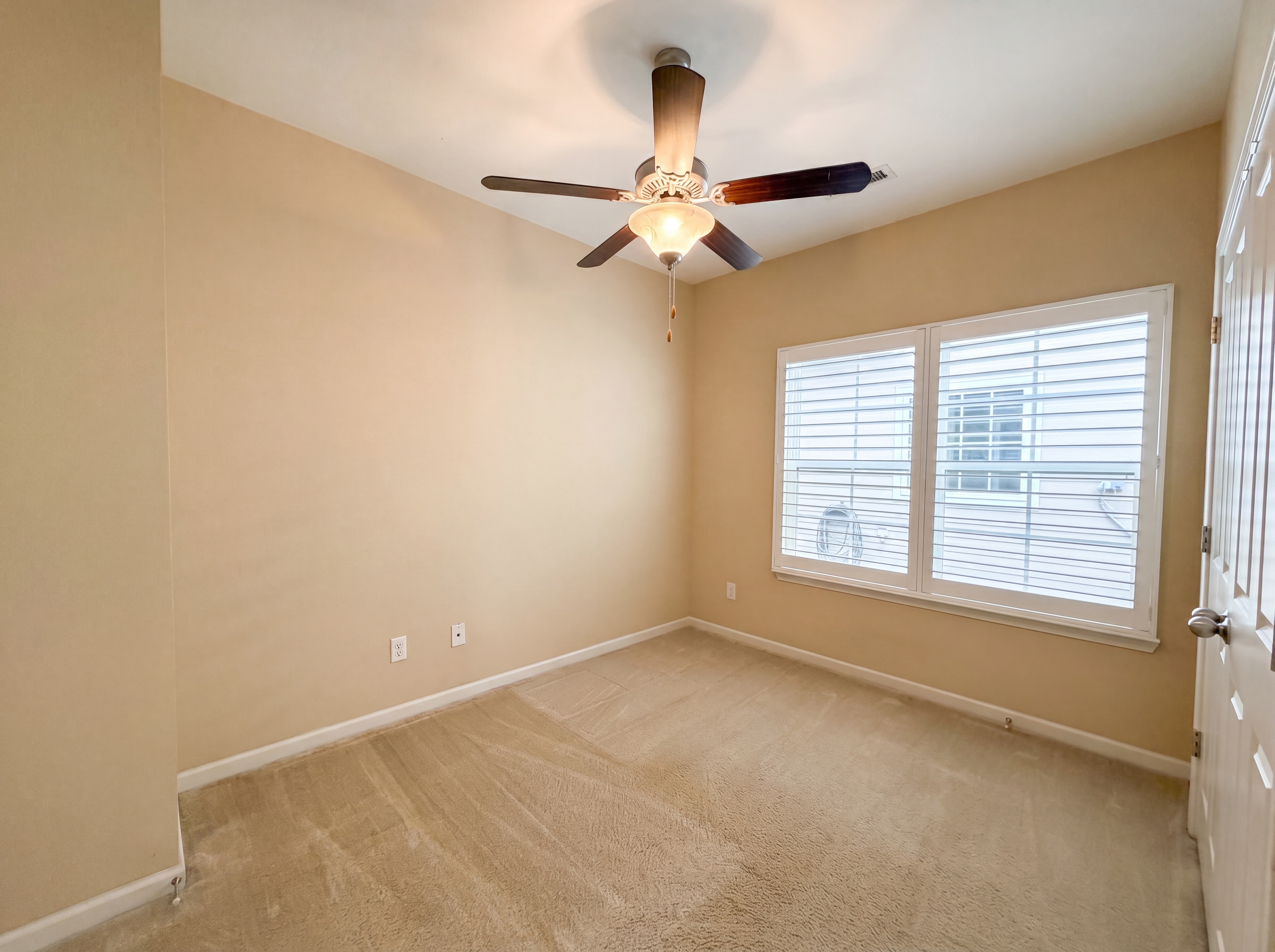 Photo 12 of 15 of 2530 Walpole Ln, Columbia, TN
